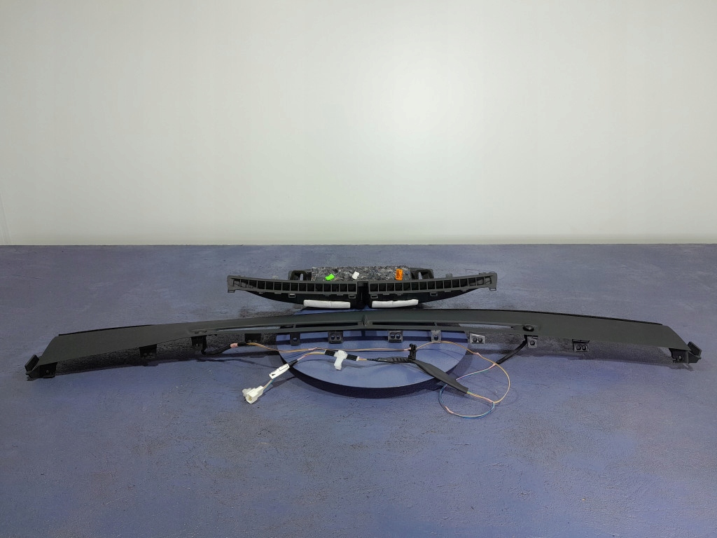 TOYOTA COROLLA XI E16 LIFT MASKOWNICA PODSZYBIA DOLOT POWIETRZA 55950-02270