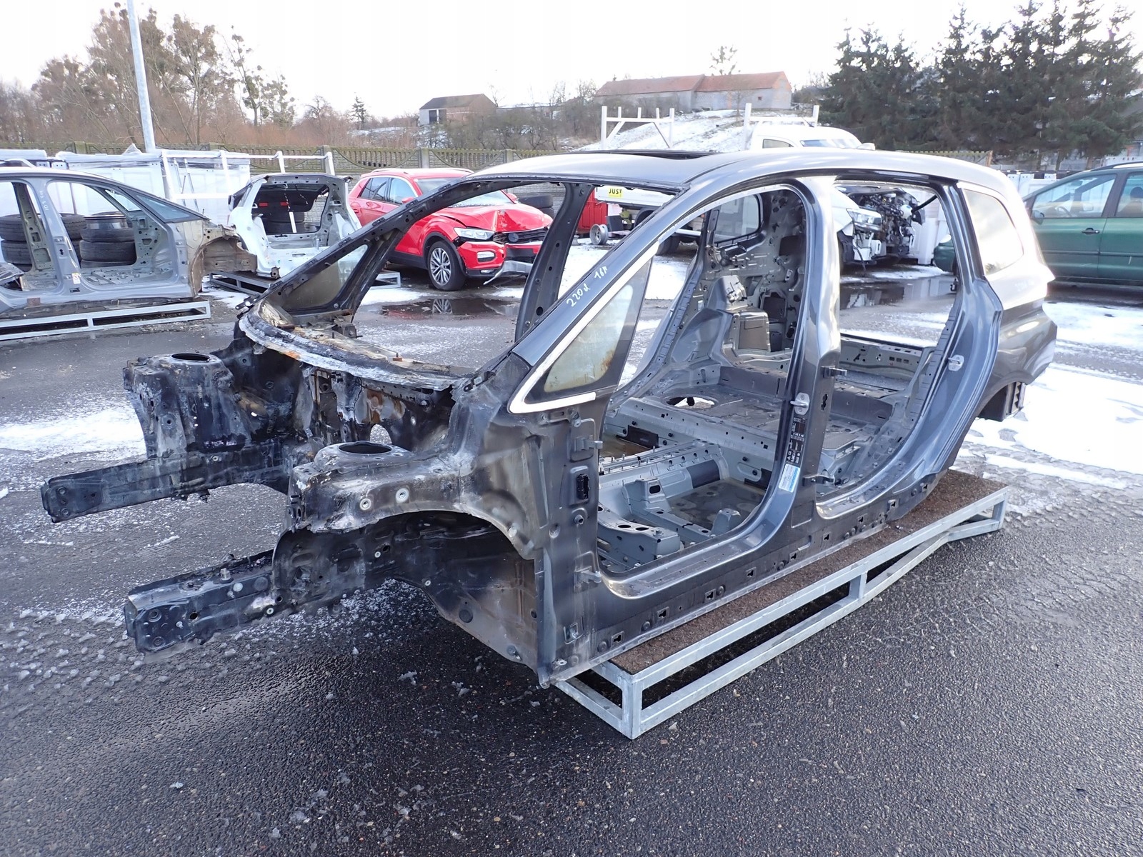 DUPA DACH KAROSERIA ĆWIARTKA EUROPA BMW 2 F46 16R