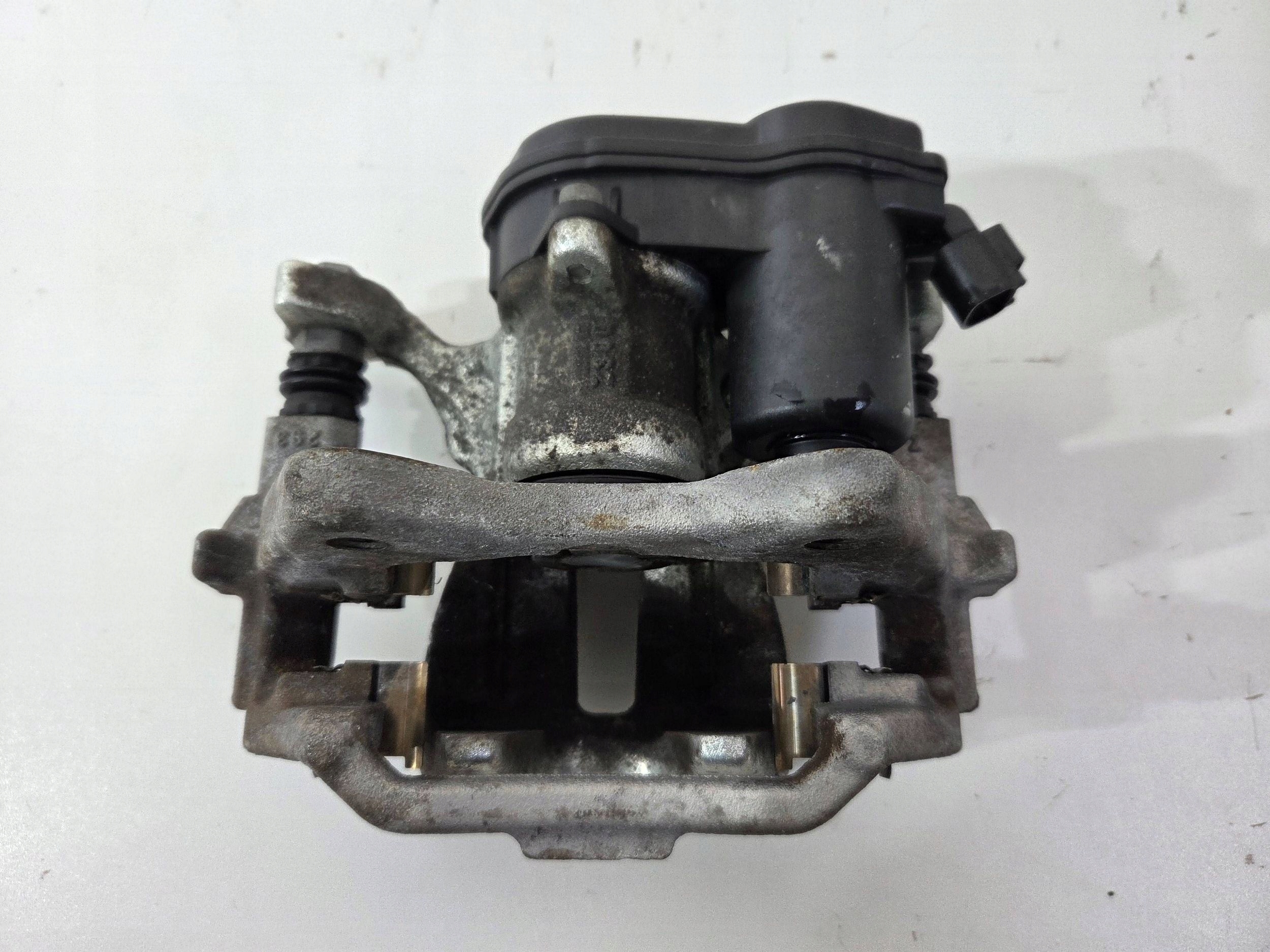 Toyota Corolla E21 caliper brake rear left