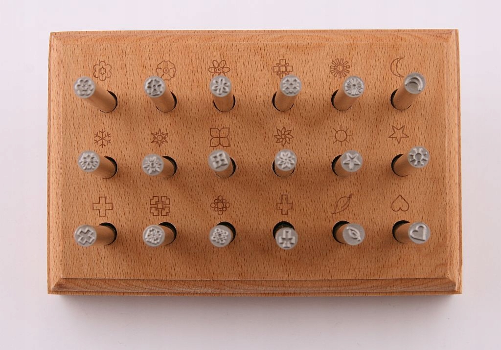 Dekorační puncin 18 ks