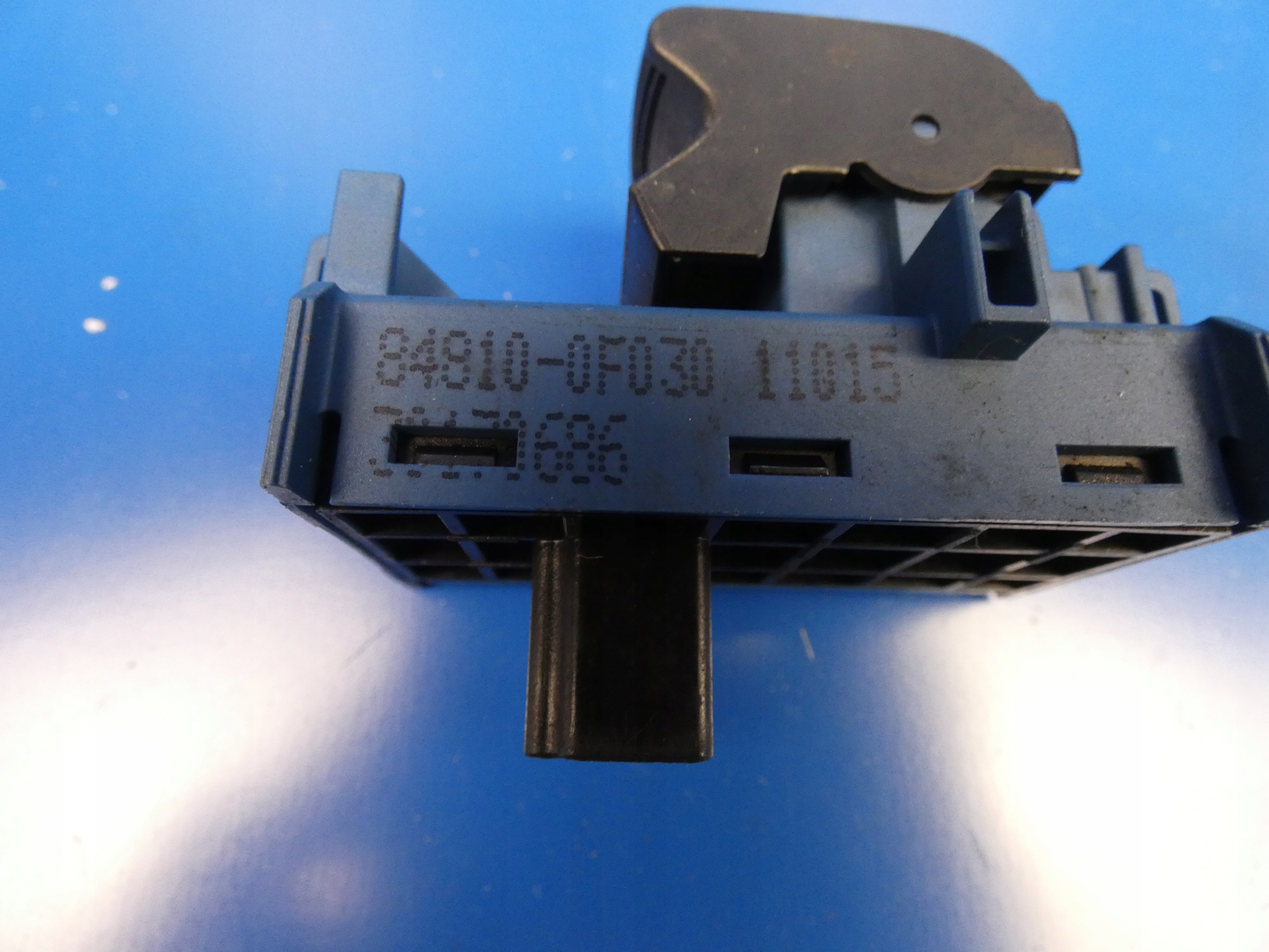 TOYOTA VERSO II LIFT window control switch front / rear part