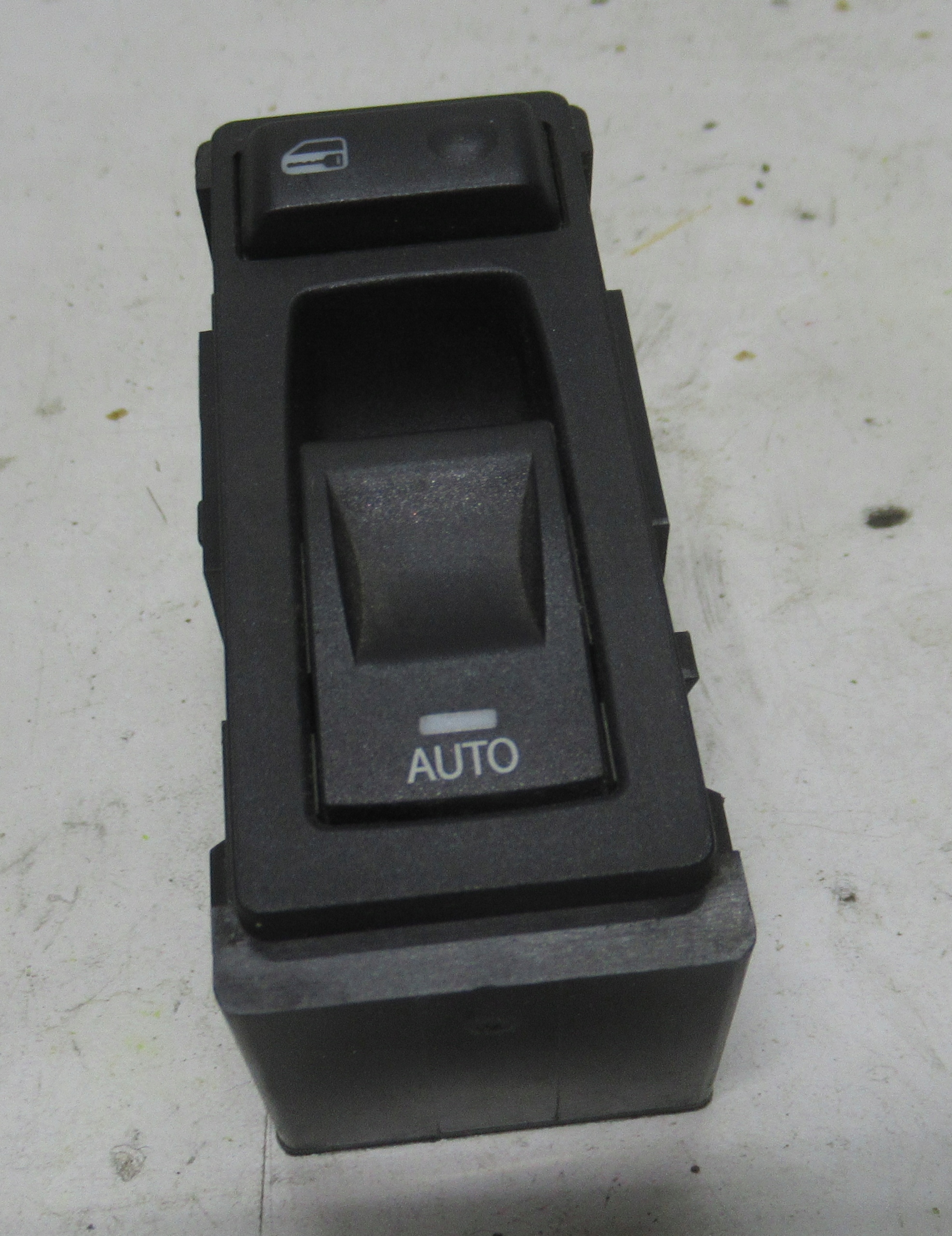 CHEROKEE WK 08R PANEL window control switch P04602742AA