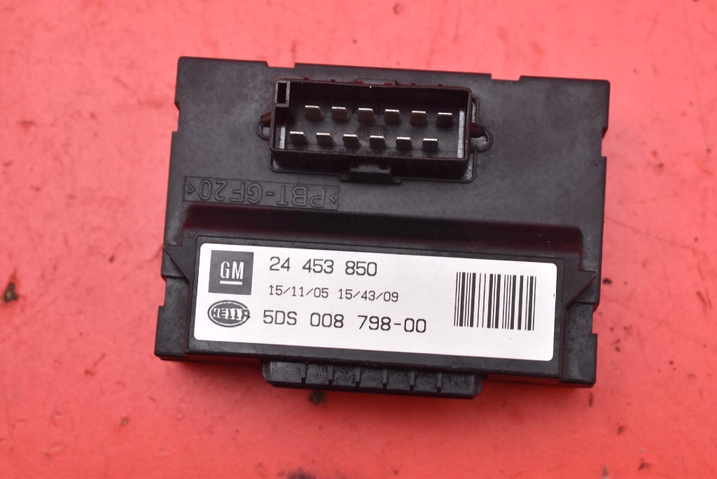 control unit module HAKA 24453850 OPEL ZAFIRA B 05-10
