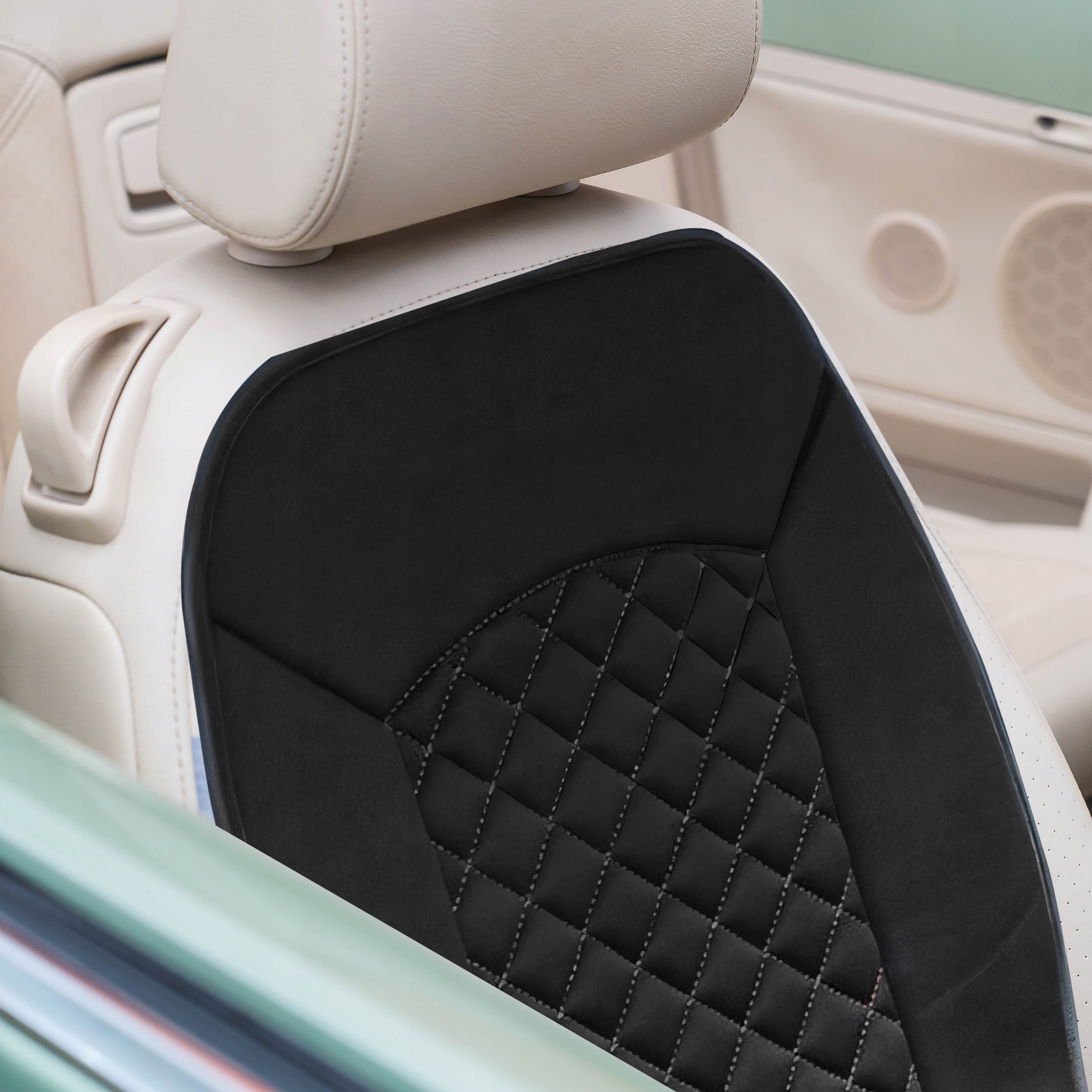 MATA OCHRONNA POD FOTELIK SAMOCHODOWY OCHRANIACZ Model M051