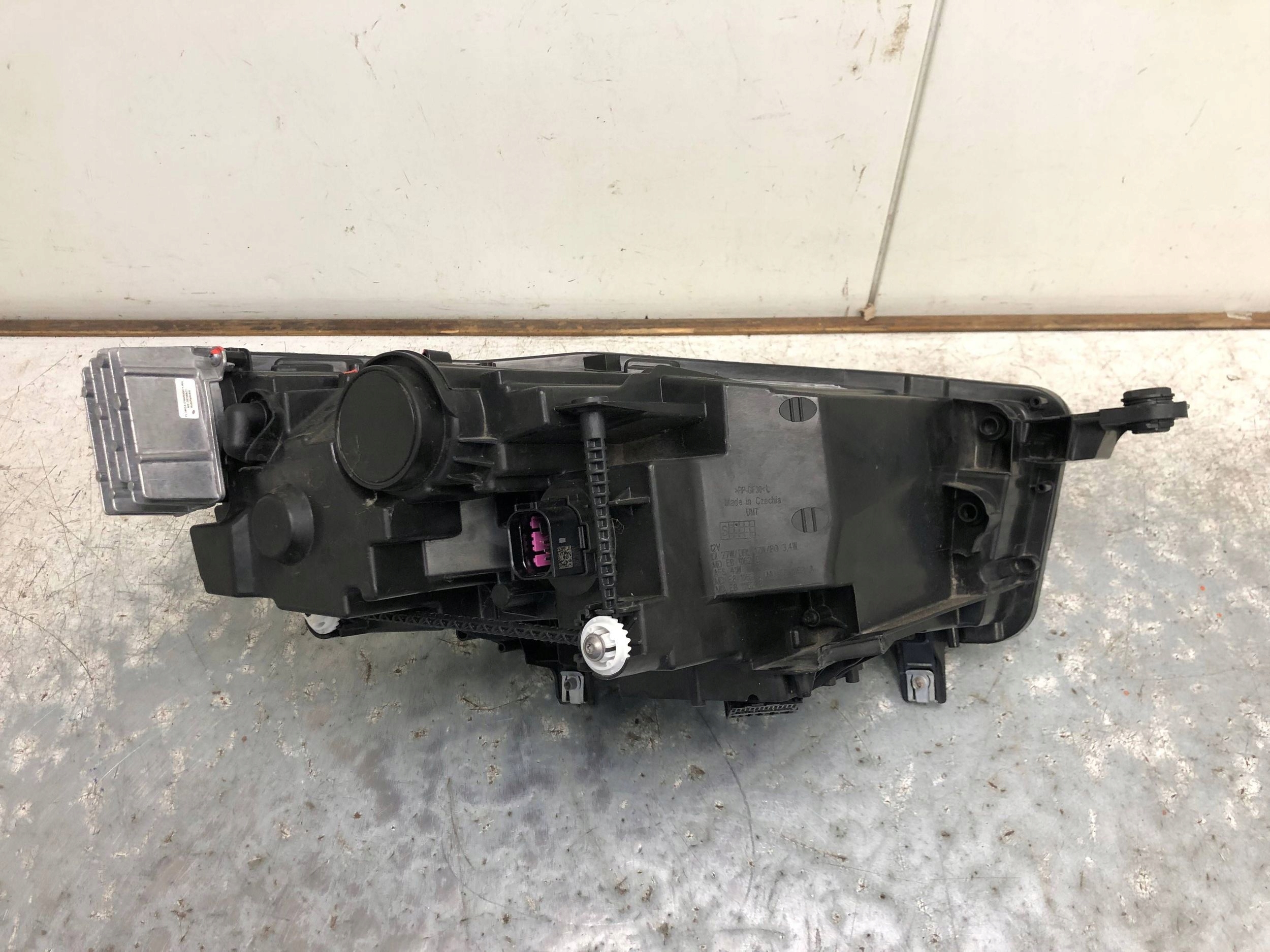 light left front SEAT ATECA 576941031B