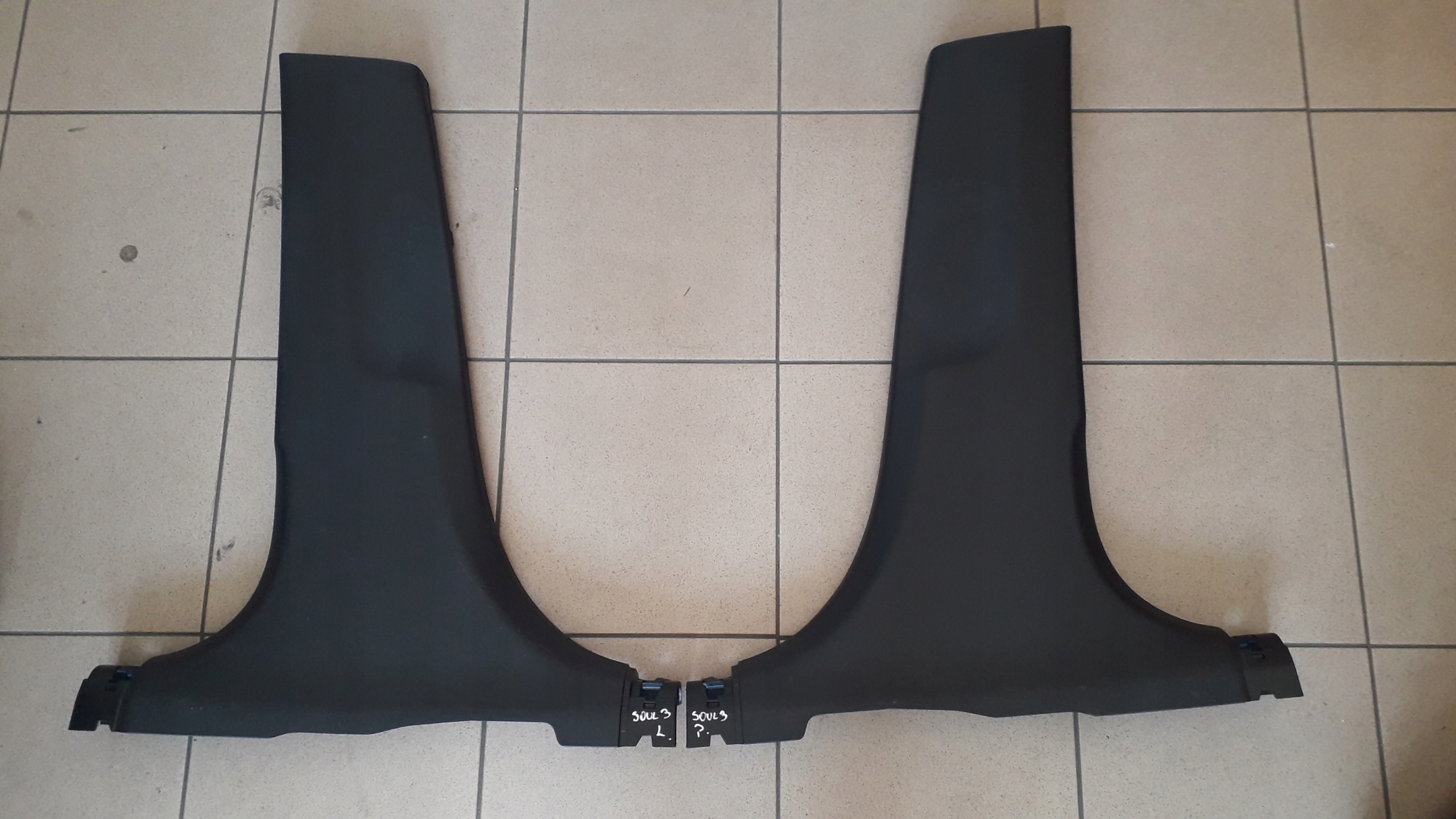 84835-J2000 84845-J2000 - KIA SOUL III 2019-22 СТОЙКА ОБШИВКА СТОЙКИ ПРАВАЯ