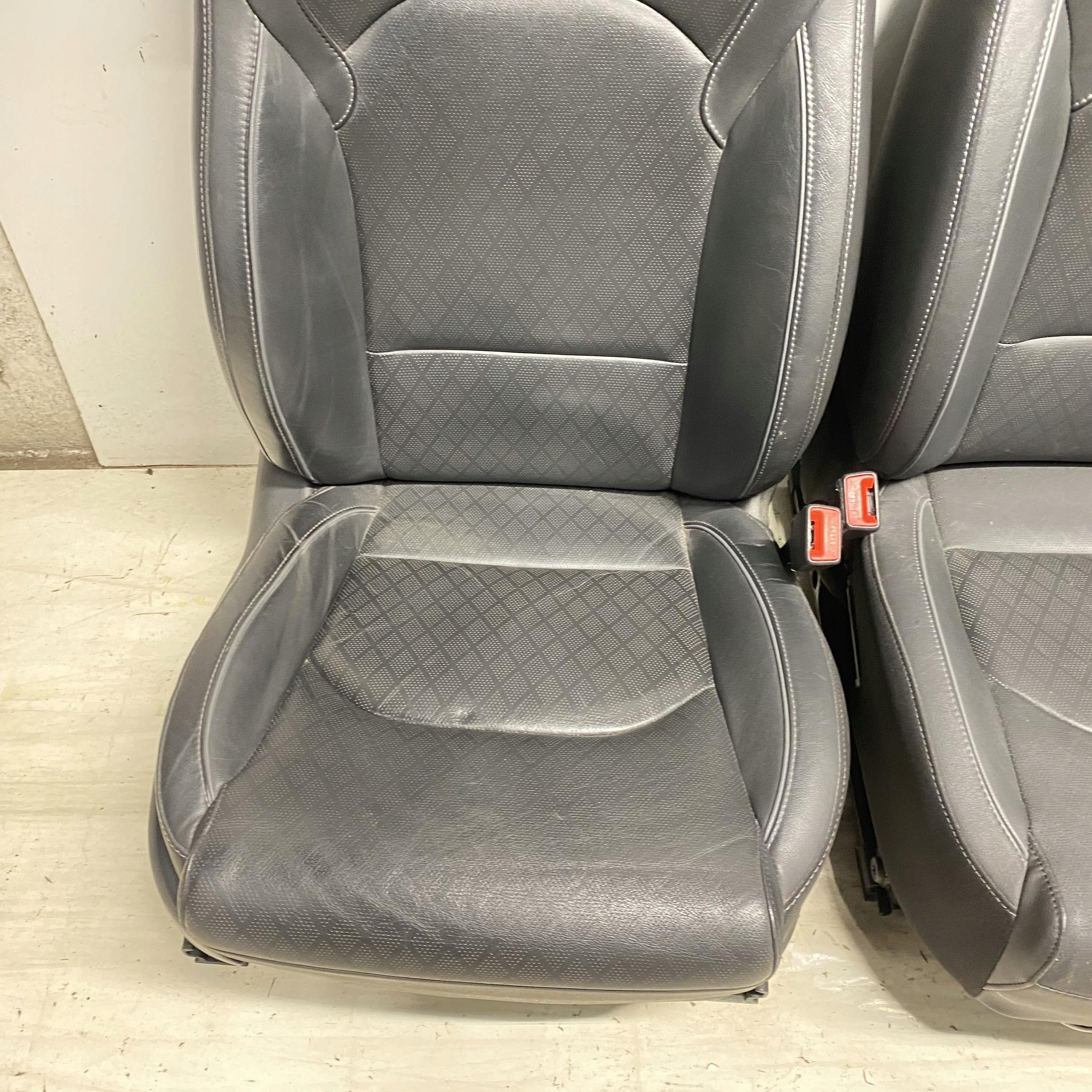 Sitze SKORZANE Leder Sitz HYUNDAI I30 III 2017