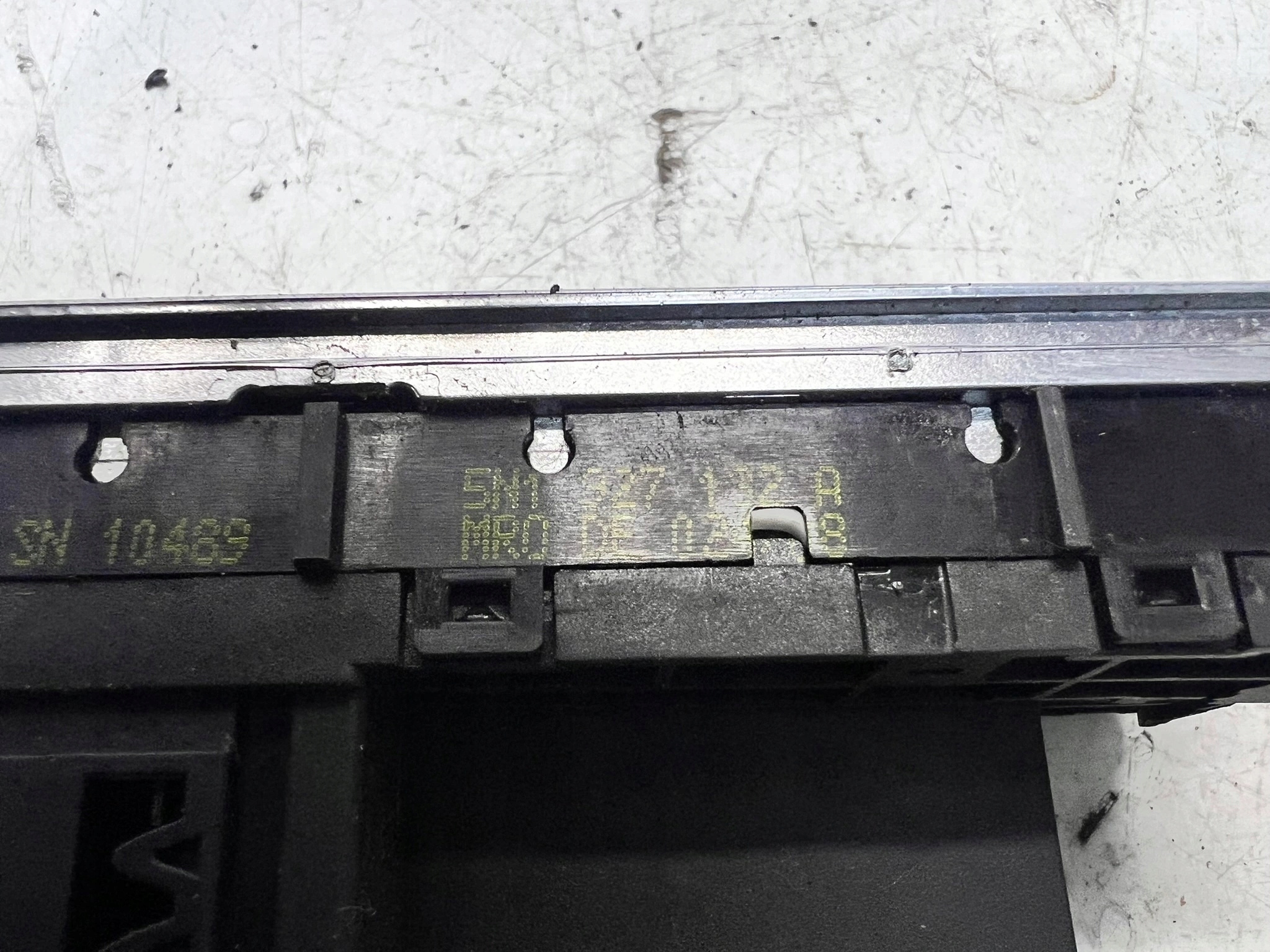 PANEL PRZYCISKOW ESP VW TIGUAN 5N1927132A