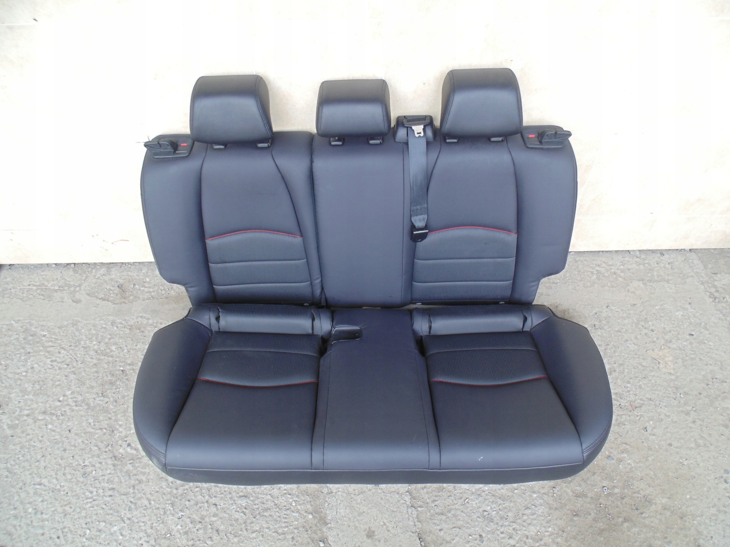 SITZE MITTE LEDER MAZDA CX3 CX-3 2018 ROK