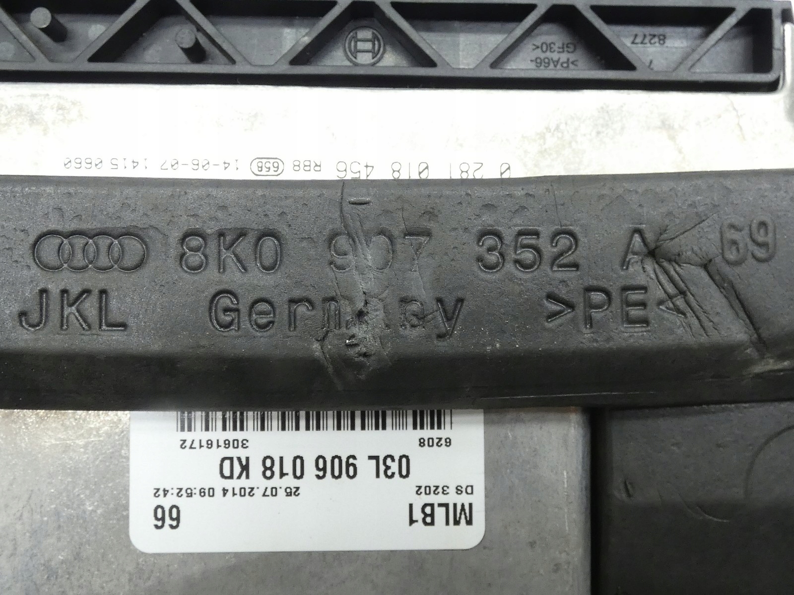 computer control unit of the engine AUDI A4 B8 A5 8T 2.0 TDI CGL 03L906018KD