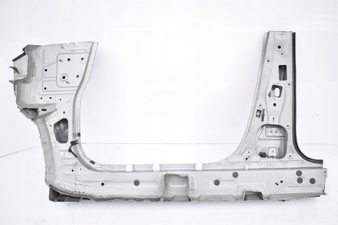 PRÓG SŁUPEK PRAWY PRZÓD NISSAN PULSAR K51 14- Kolor szary