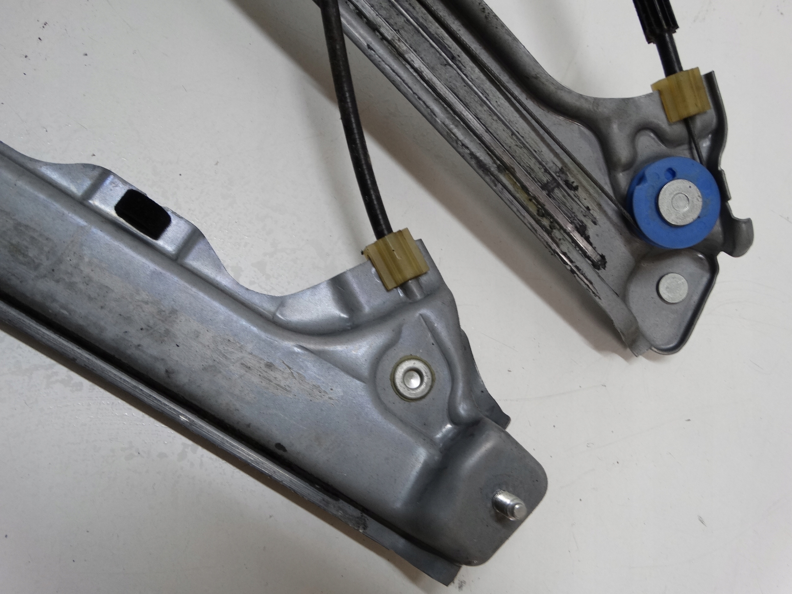 window regulator left front RENAULT LAGUNA III