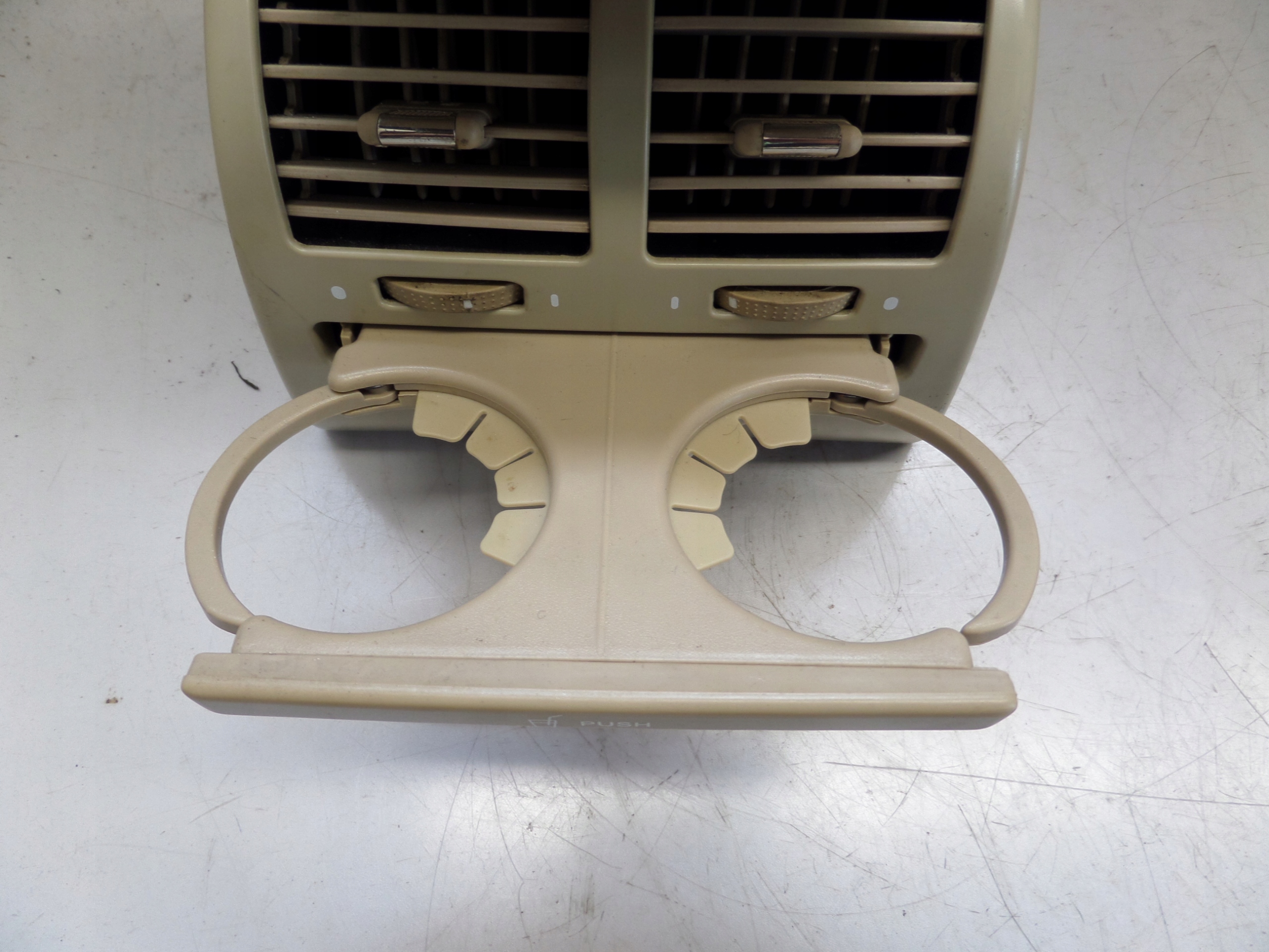 rešetka rešetka ventilacije drška za KUBKI stražnji dio BRILLIANCE BS6
