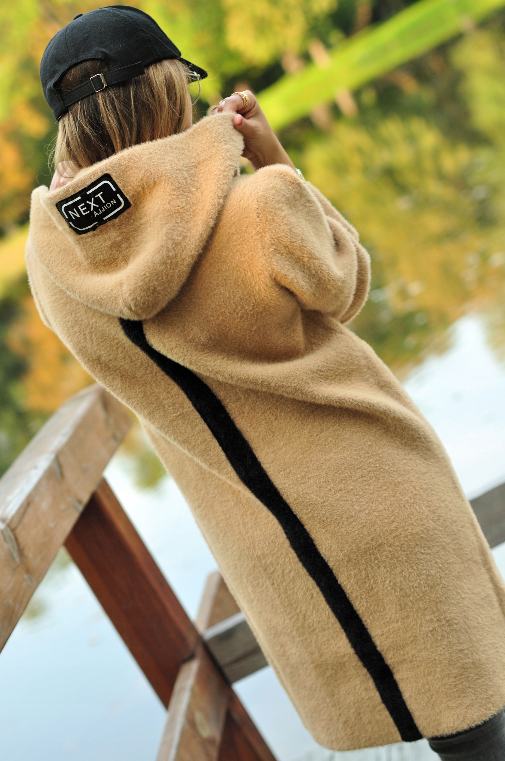 PŁASZCZ Z ALPAKI Z KAPTUREM sportowy BUTELKOWY Rodzaj oversize