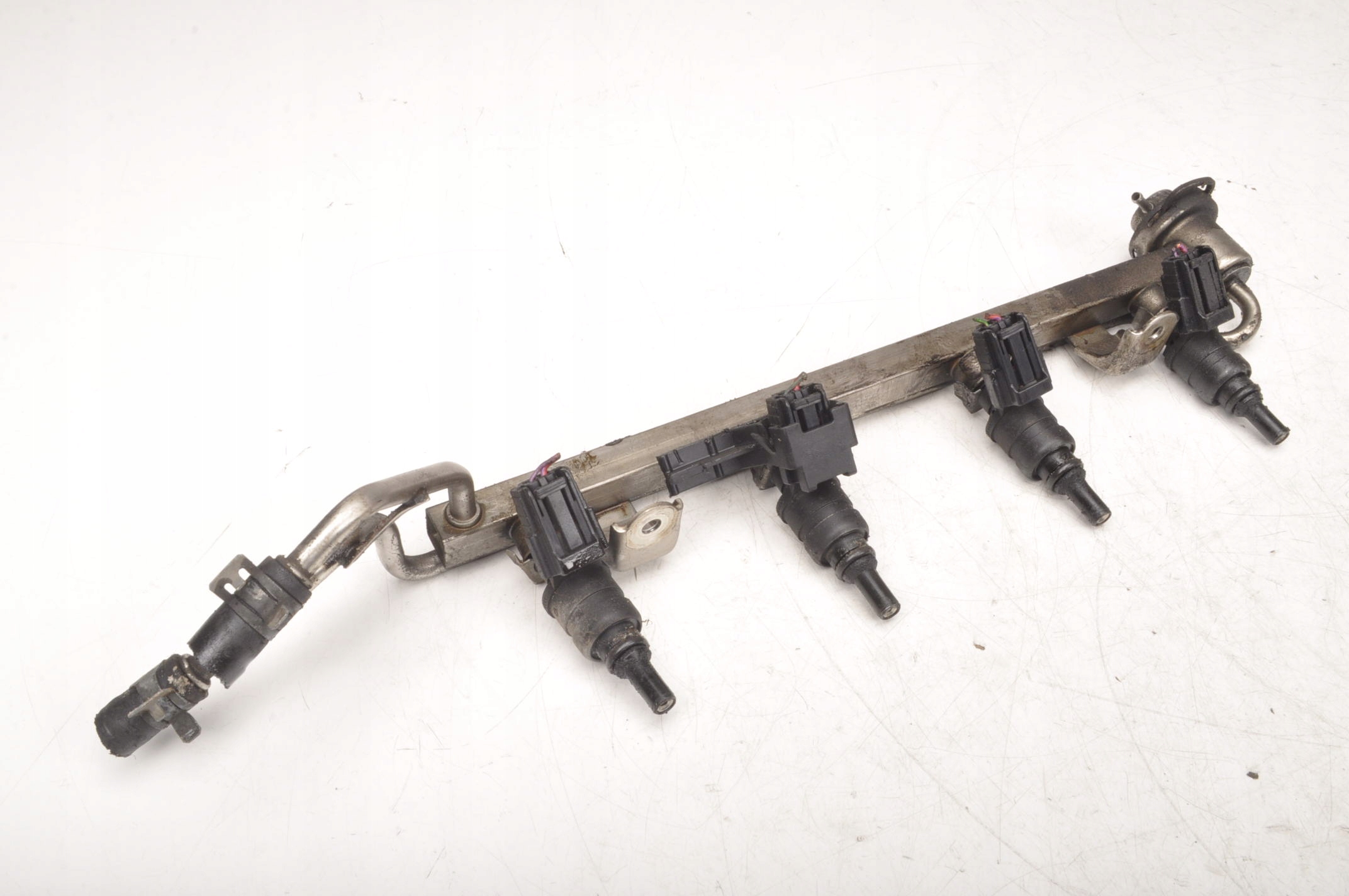 SEAT LEON I 1.8 LISTWA WTRYSKOWA 06A906031AF