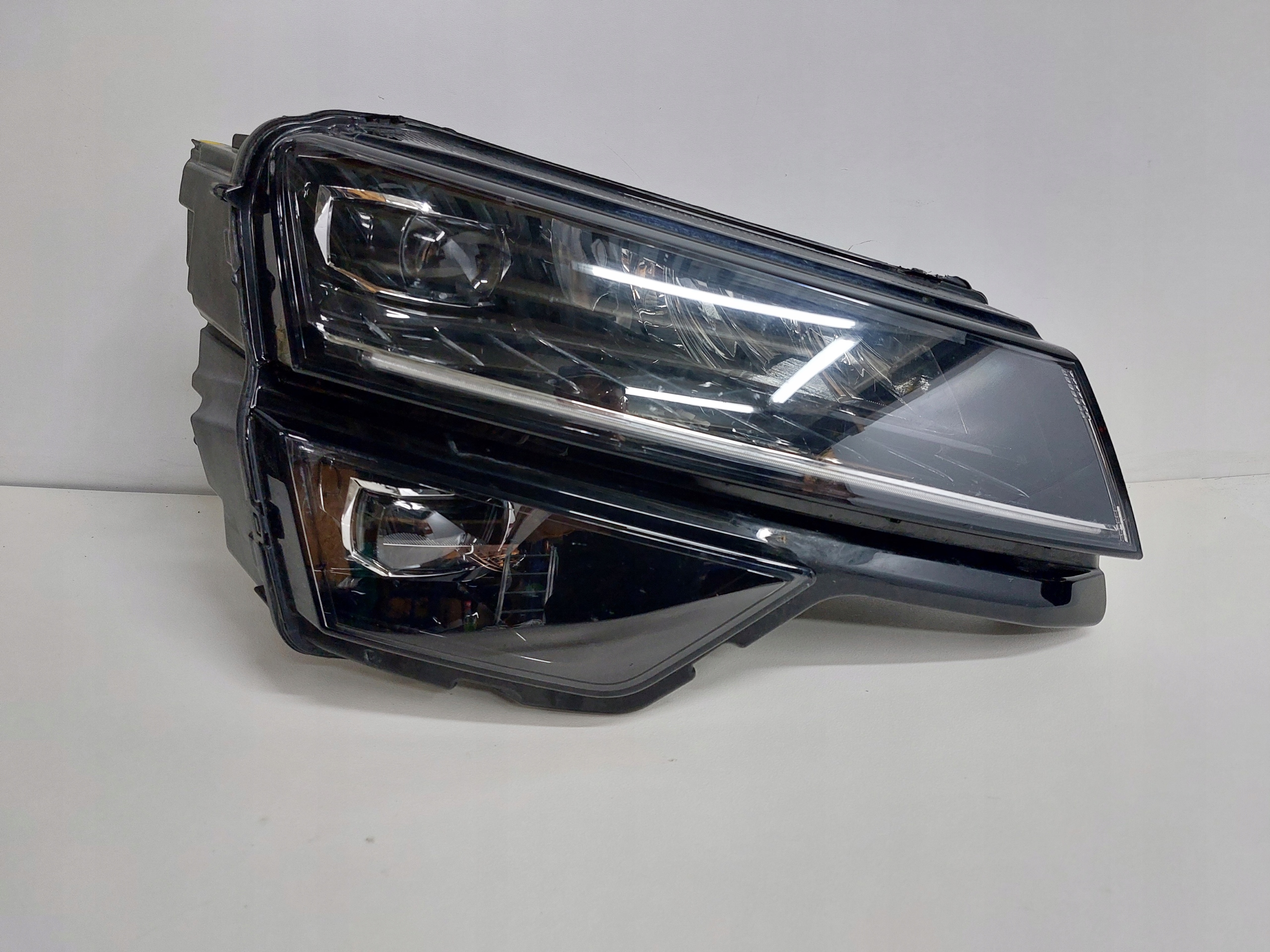 SKODA KAROQ 17-21r light right front FULL LED 57B941016F