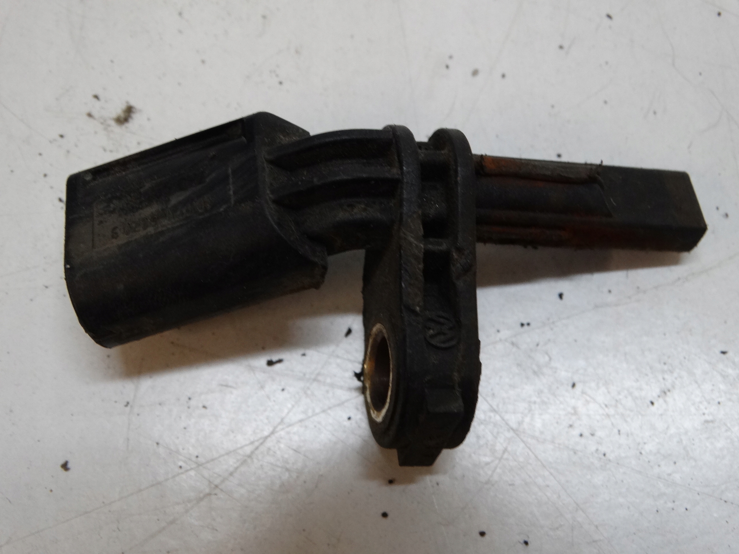 sensor ABS left front SKODA OCTAVIA II 7H0927803
