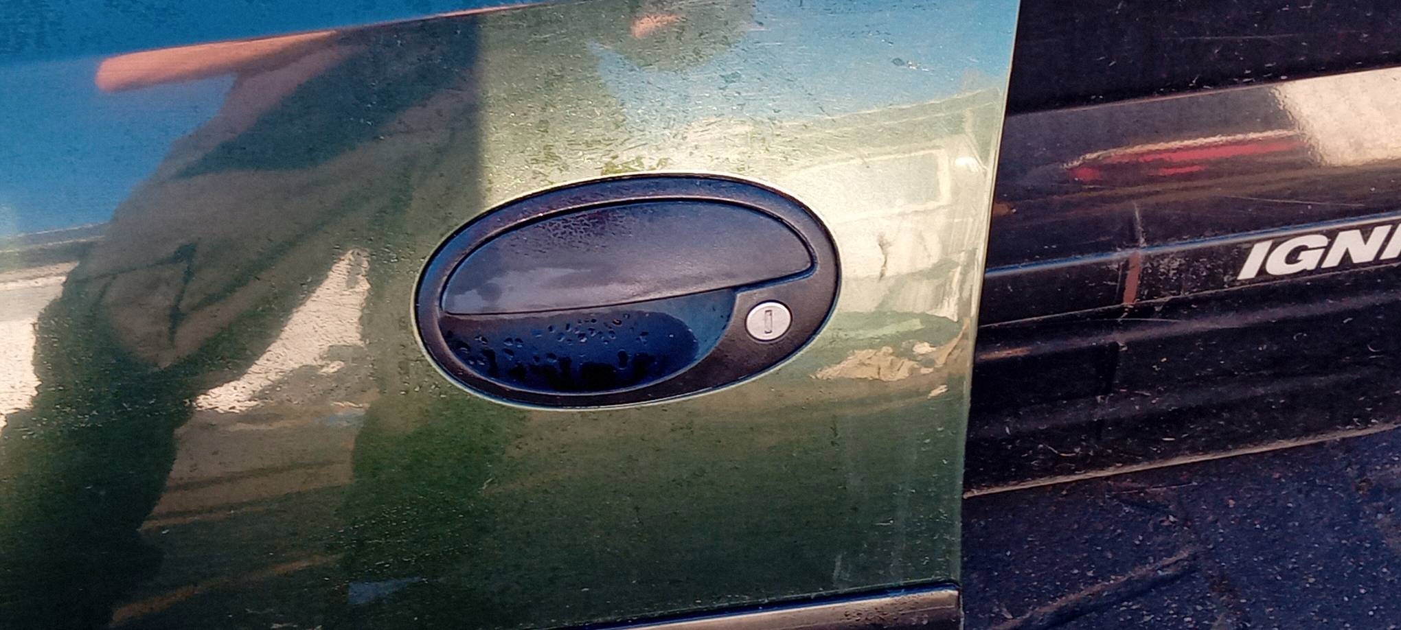 door left front 42U OPEL CORSA C 5D