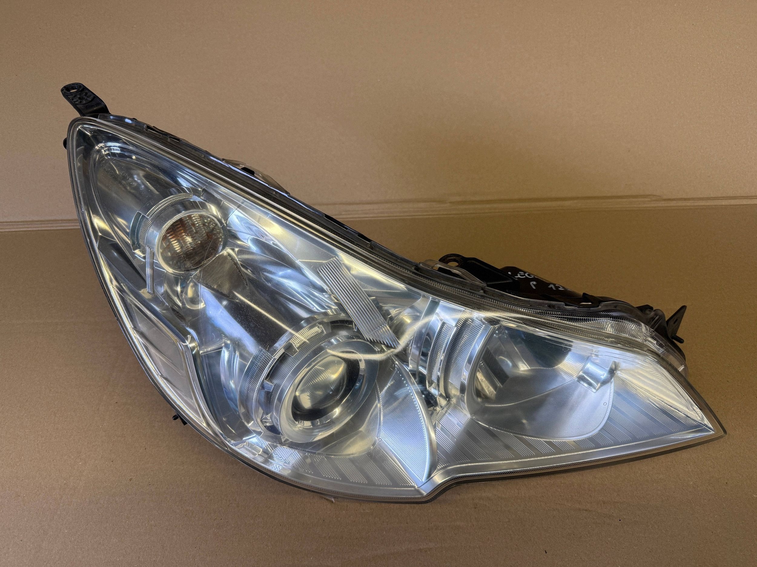 SUBARU LEGACY V light front front right XENON complete 100-20064