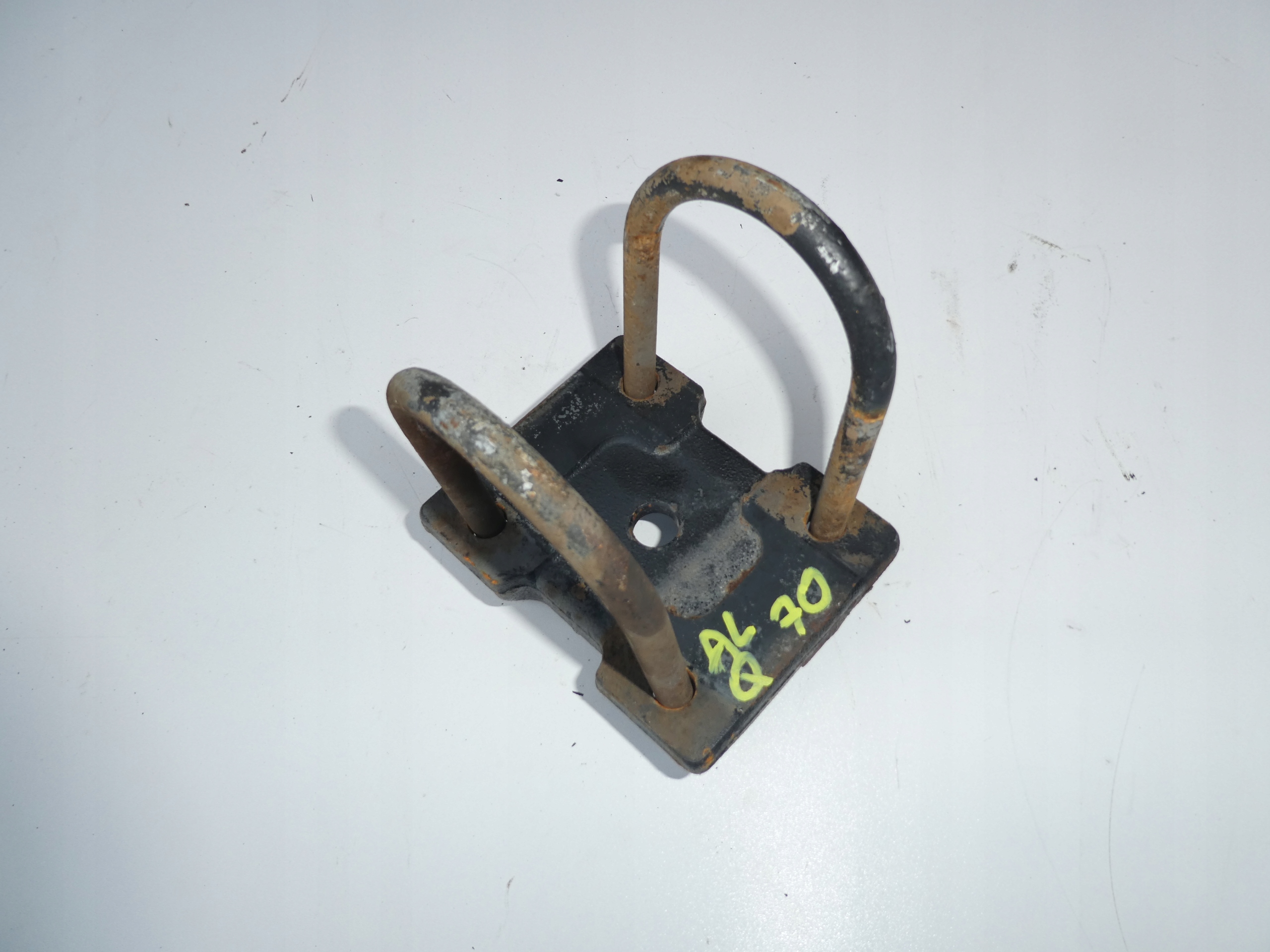 CYBANT HALTER RESORA VW AMAROK 2H0598176