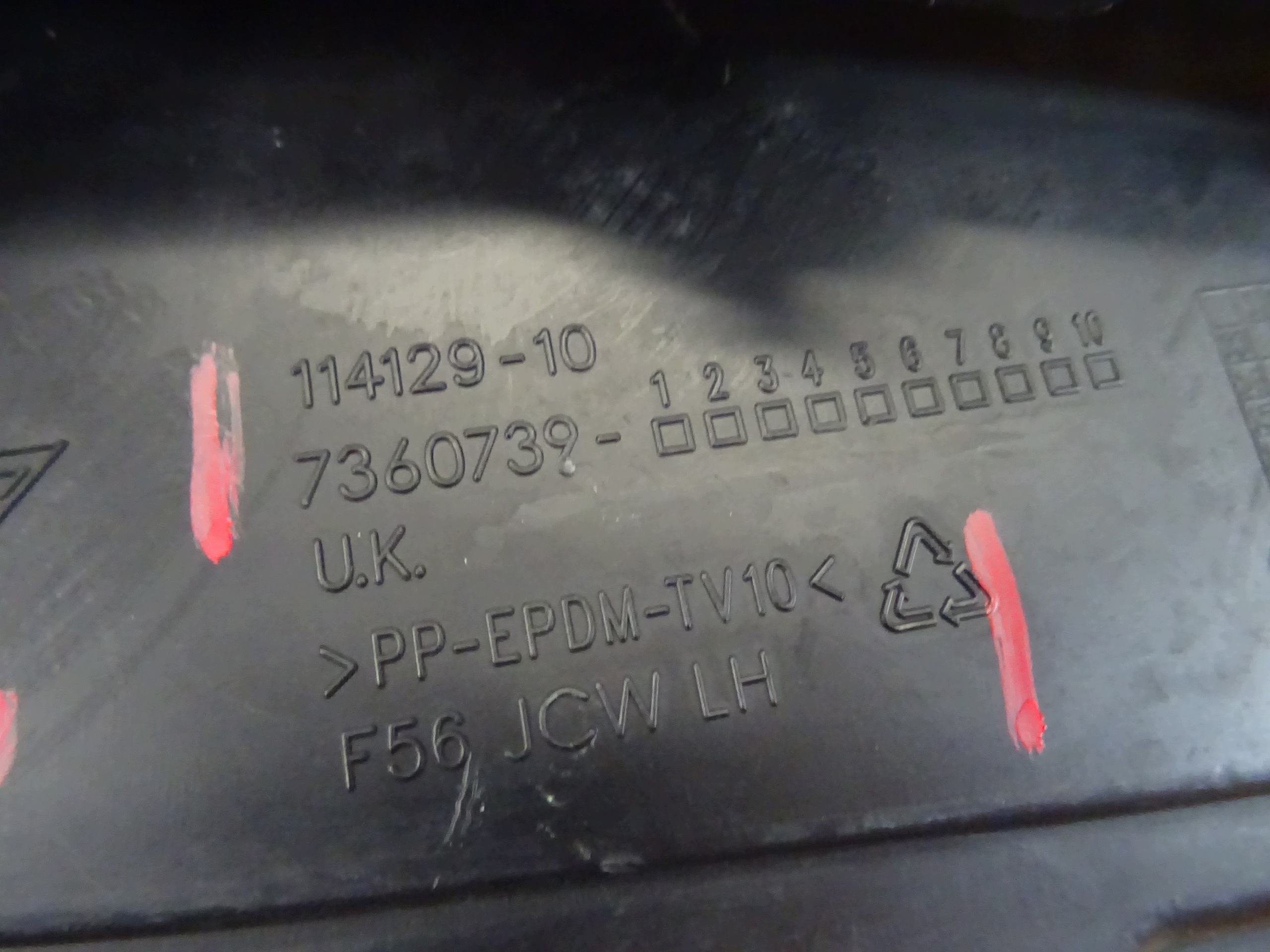 grid of a bumper front front left MINI COOPER F56 JCW 7360739