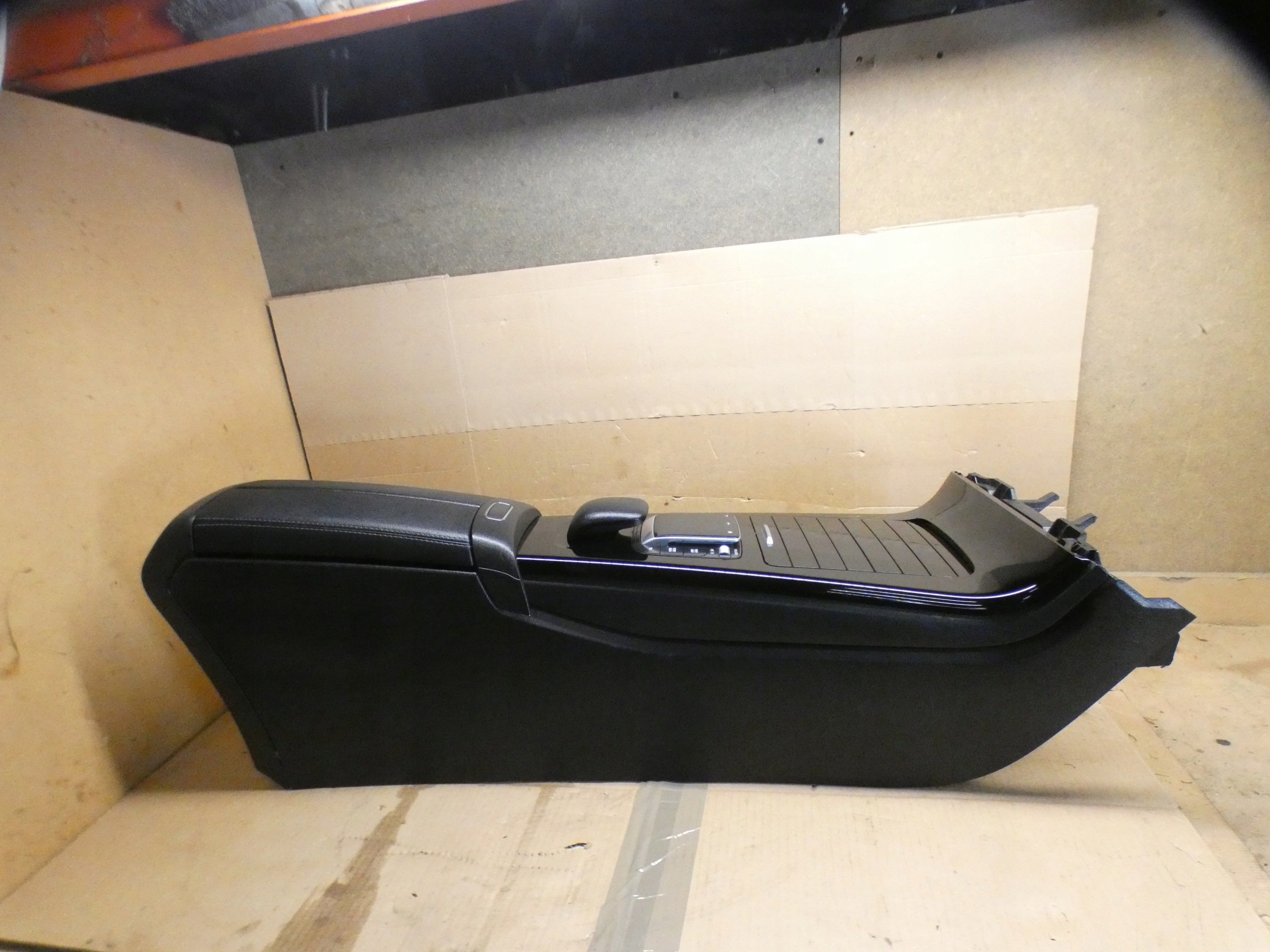mitteltunnel mitte armlehne MERCEDES A klasse W177 18- HB