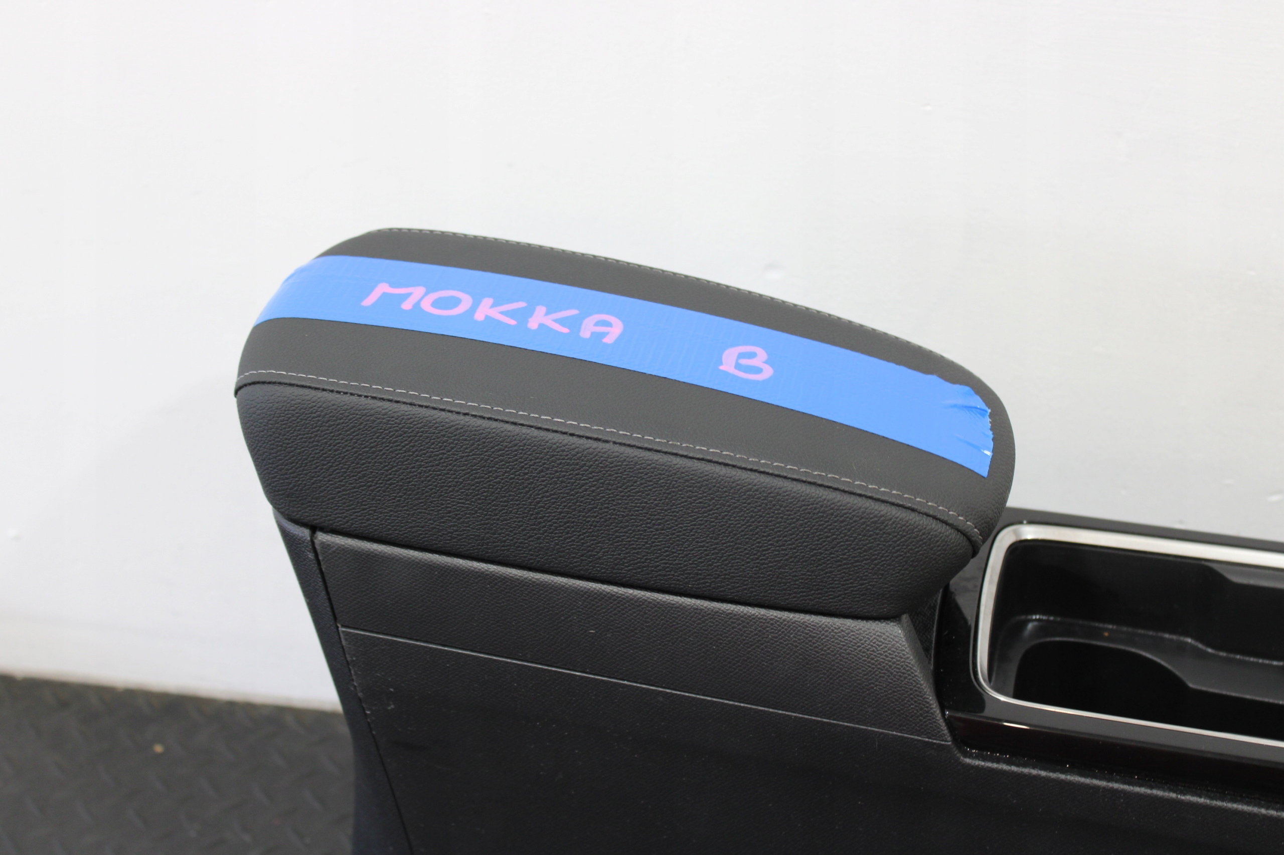 armrest TUNEL central OPEL MOKKA B II 2