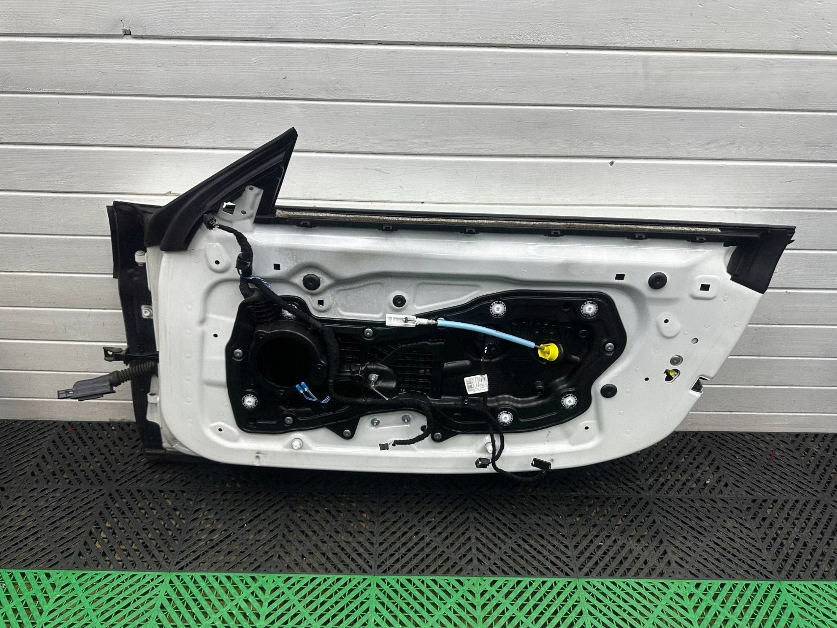 door coupe front side right BMW Z4 g29 colour A300