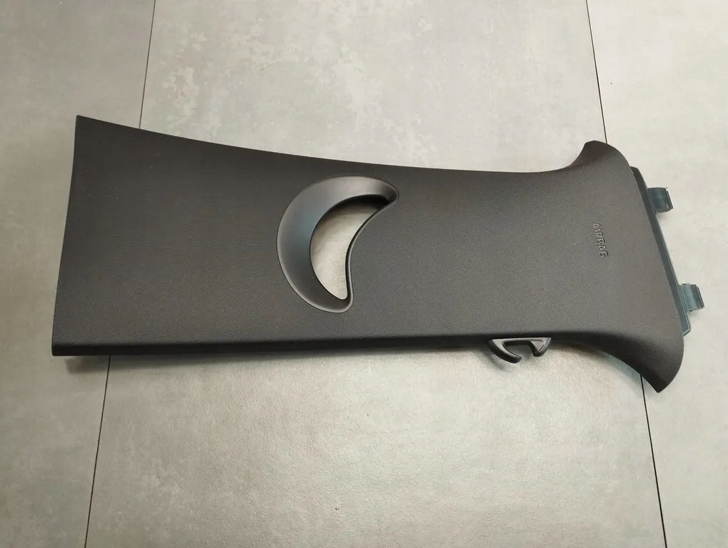 Cupra Formentor крышка правой стойки 5FF867244