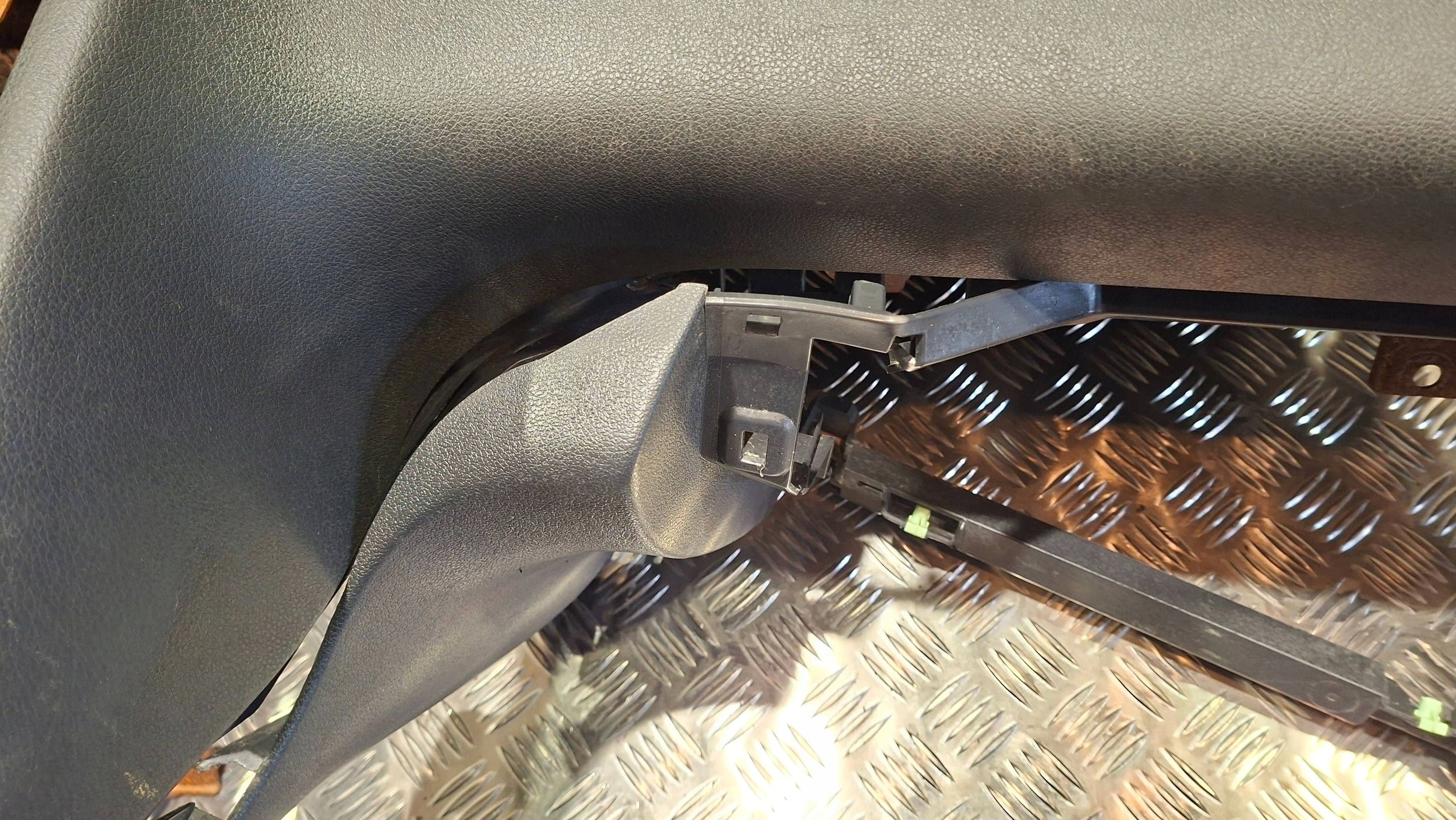 торпеда консоль peugeot 3008 и 2009-