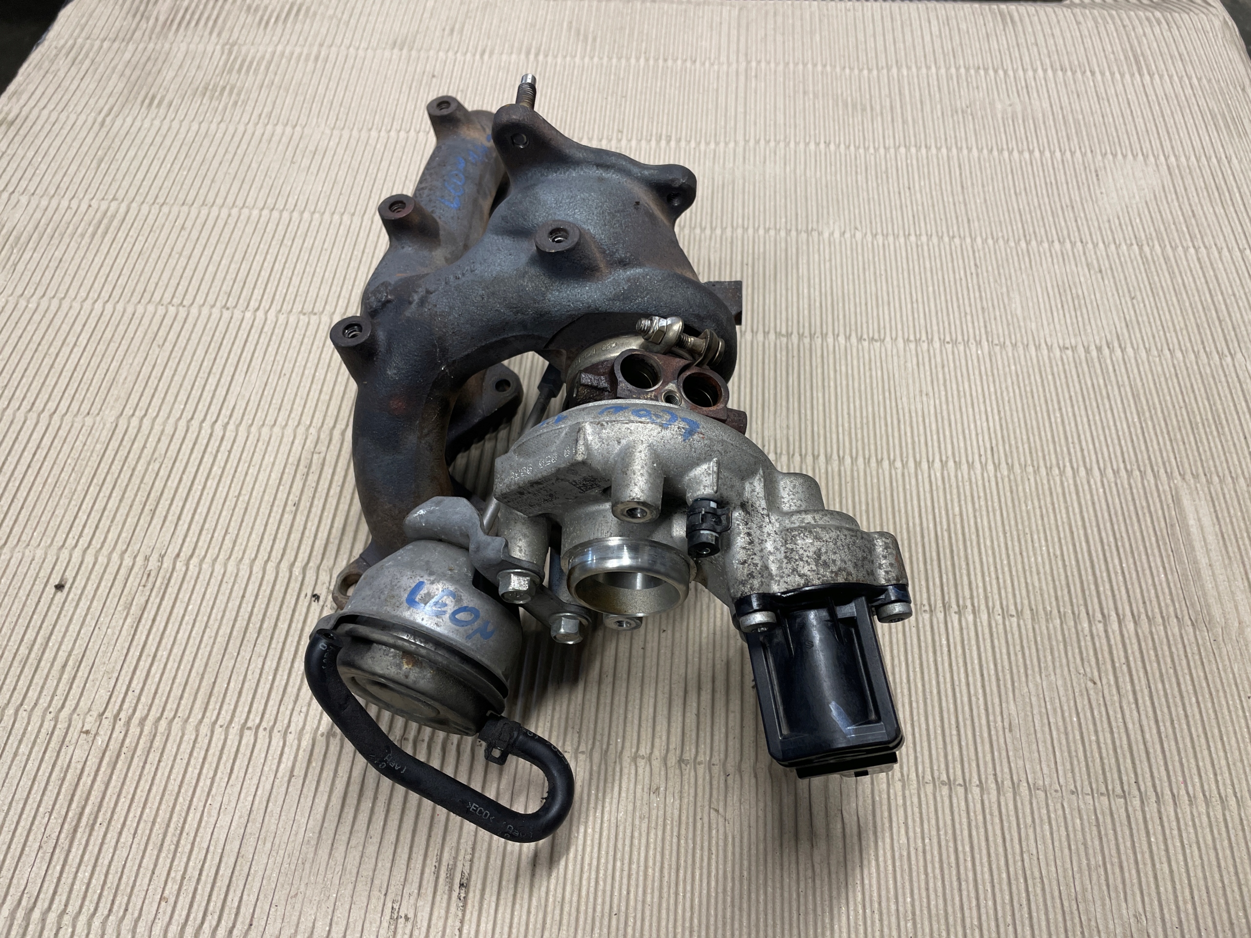 SEAT LEON II LIFT 1.4 TSI turbo 03C145702C