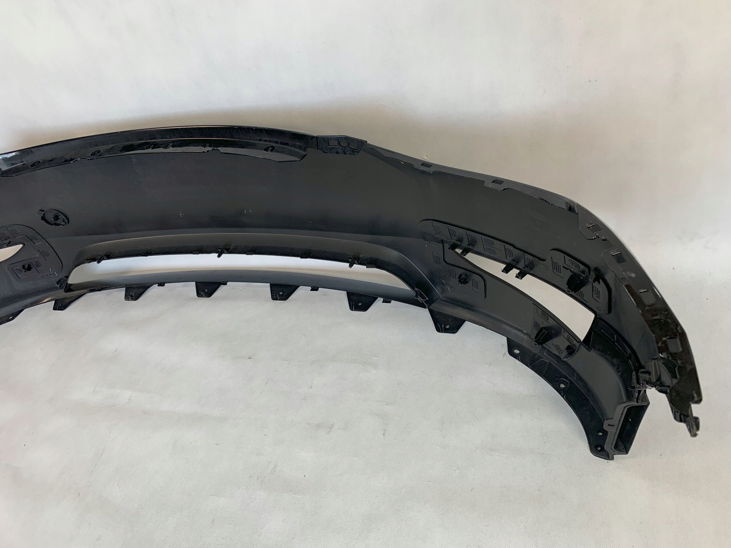 front bumper Tesla Model Y 19r 2019 1540101-06-C 06.25
