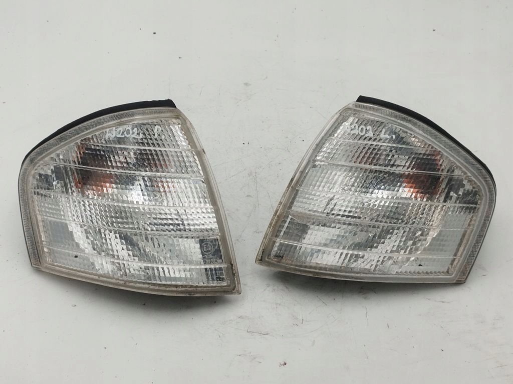 Mercedes C klasa W202 kierunkowskazy right and left