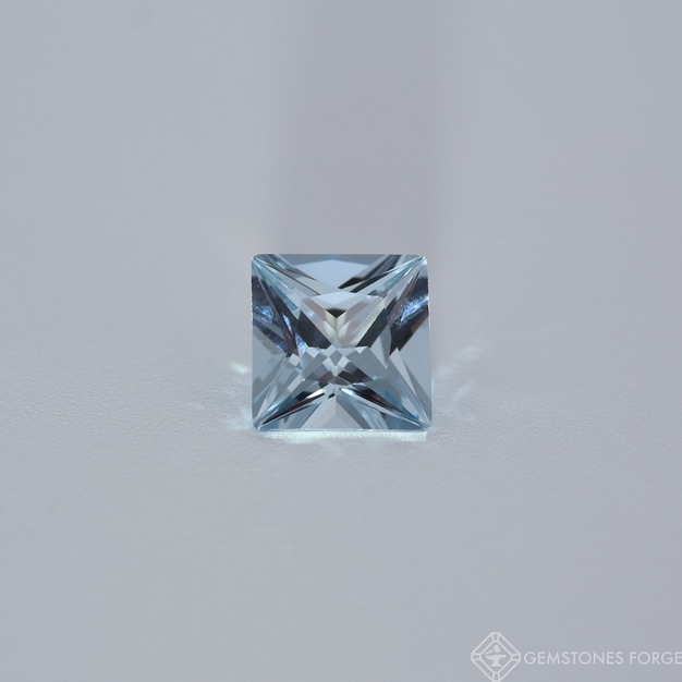 Spinel akvamarínová barva 6x6 mm výbrus princess, laboratorně vyrobený