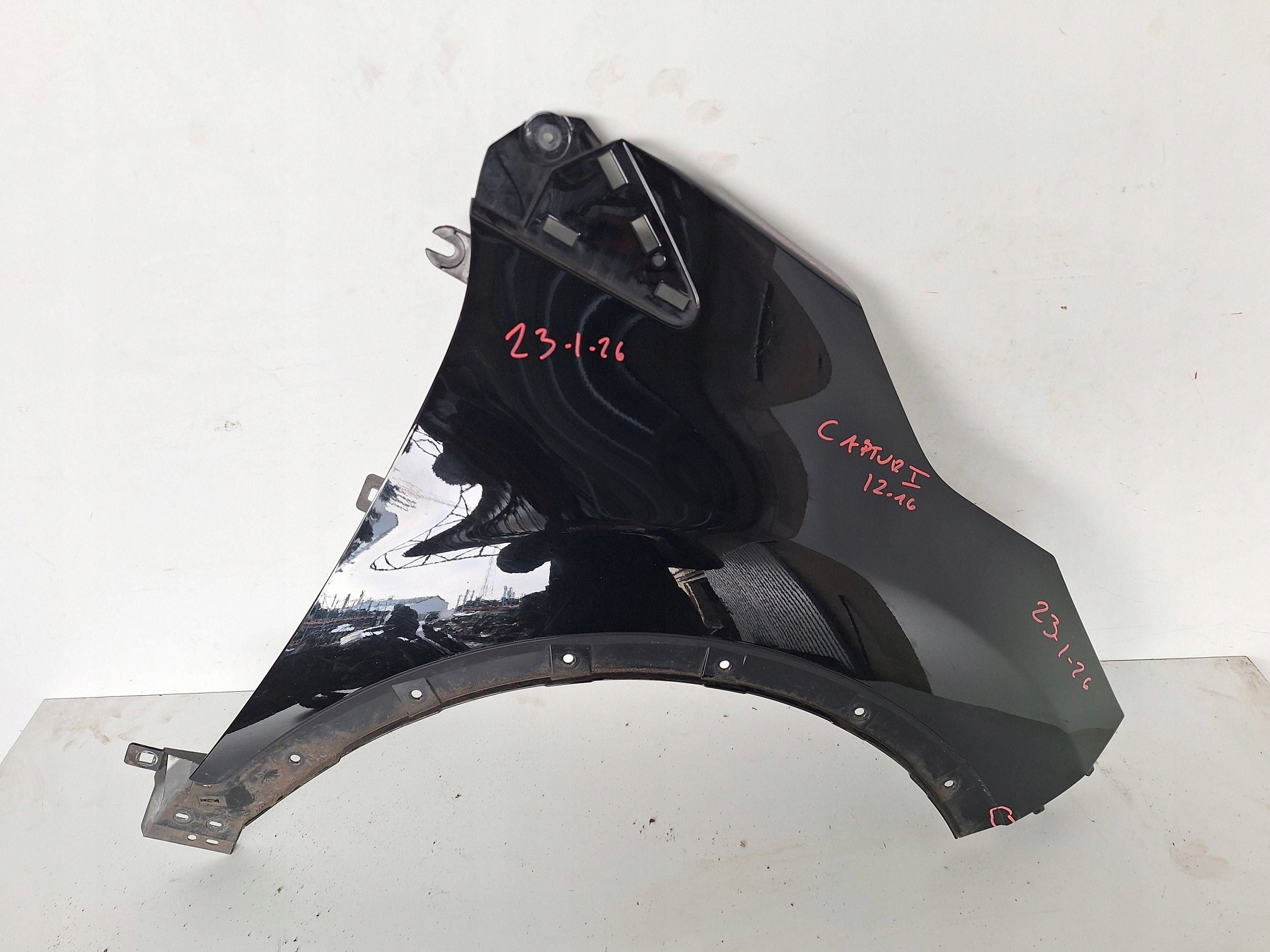 RENAULT CAPTUR e 13-19 parafango Destra 631001642R