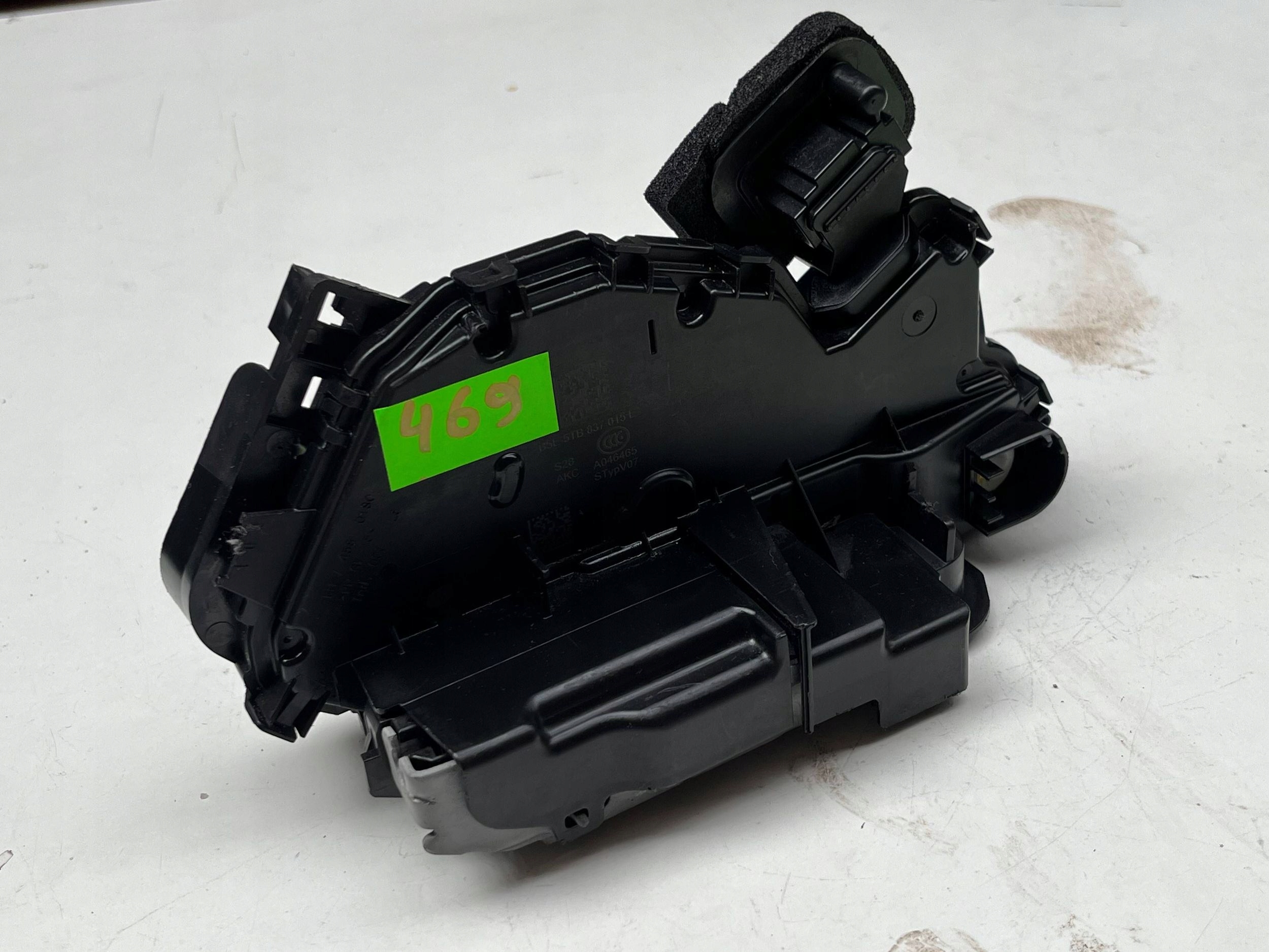 VOLKSWAGEN SEAT SKODA lock door left front 5TB837015E @M