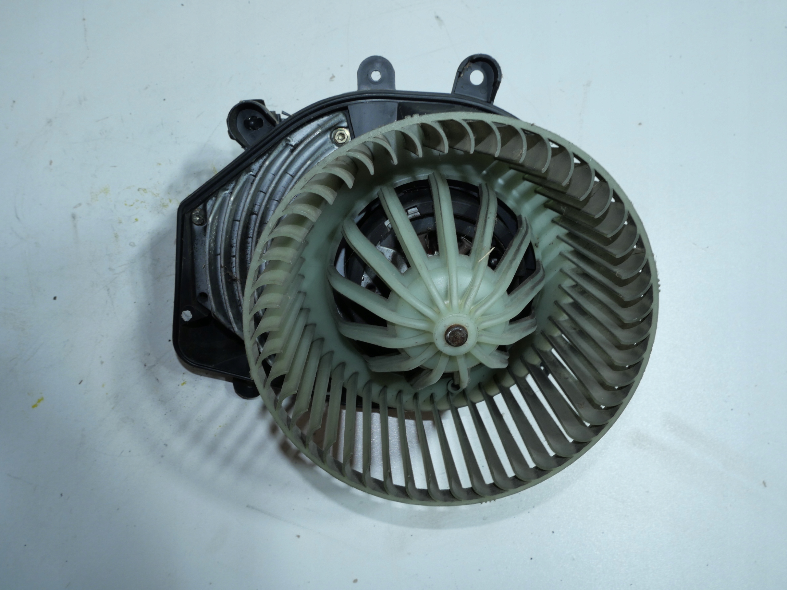 VW PASSAT B5 Lüfter heizgebläse DMUCHAWA 8D1820021