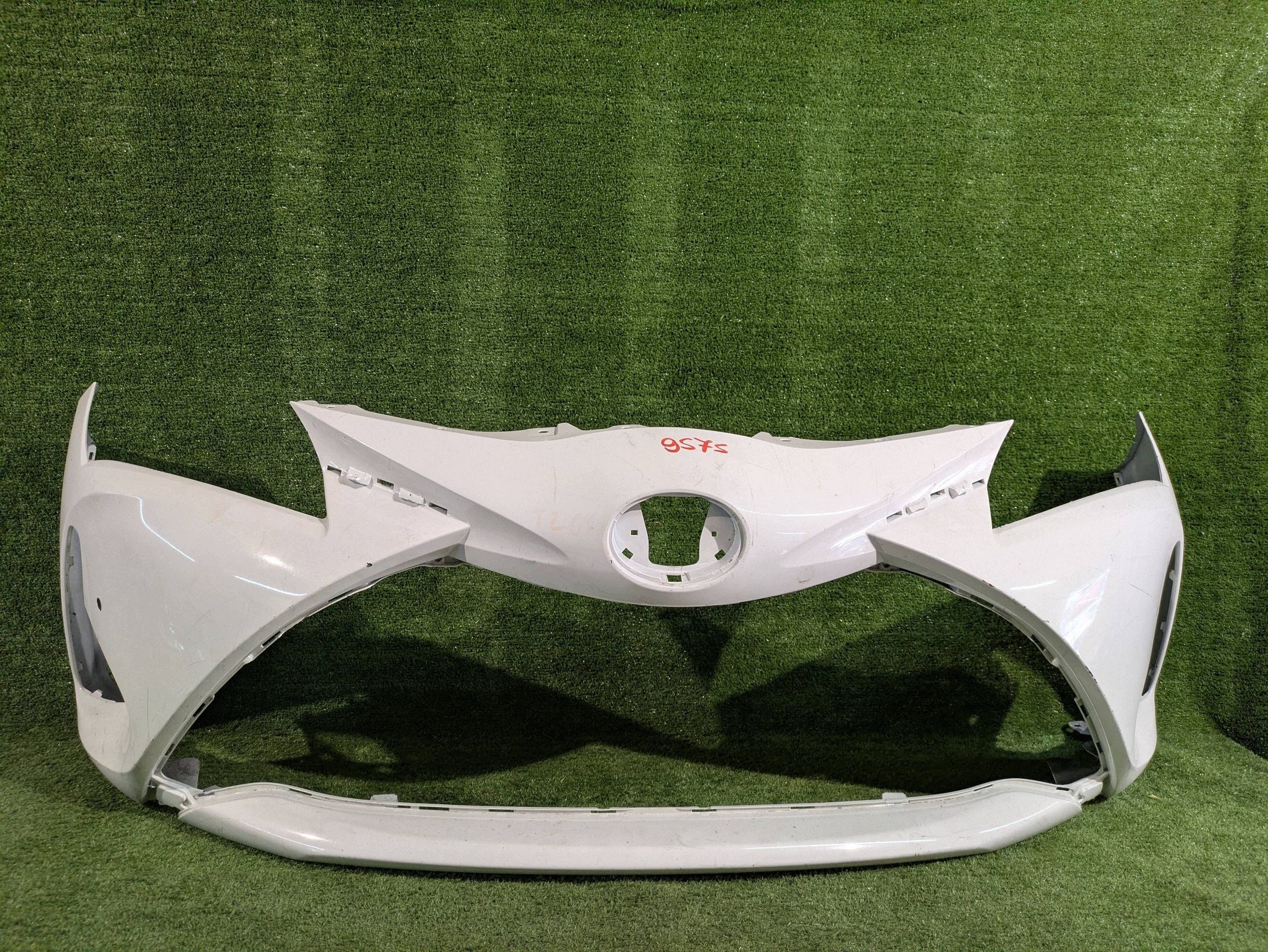 front bumper front TOYOTA YARIS III LIFT 17- NR.Z9575