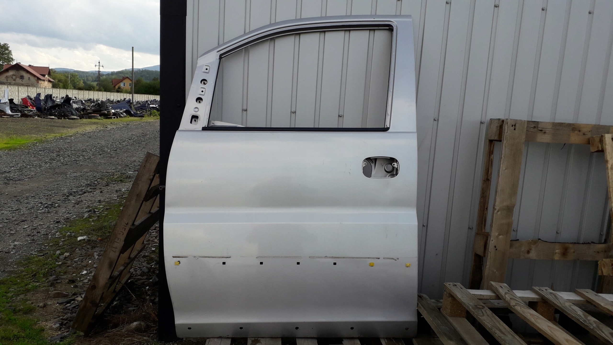 HYUNDAI H1 97-05 DRZWI LEWE PRZEDNIE - GOŁE