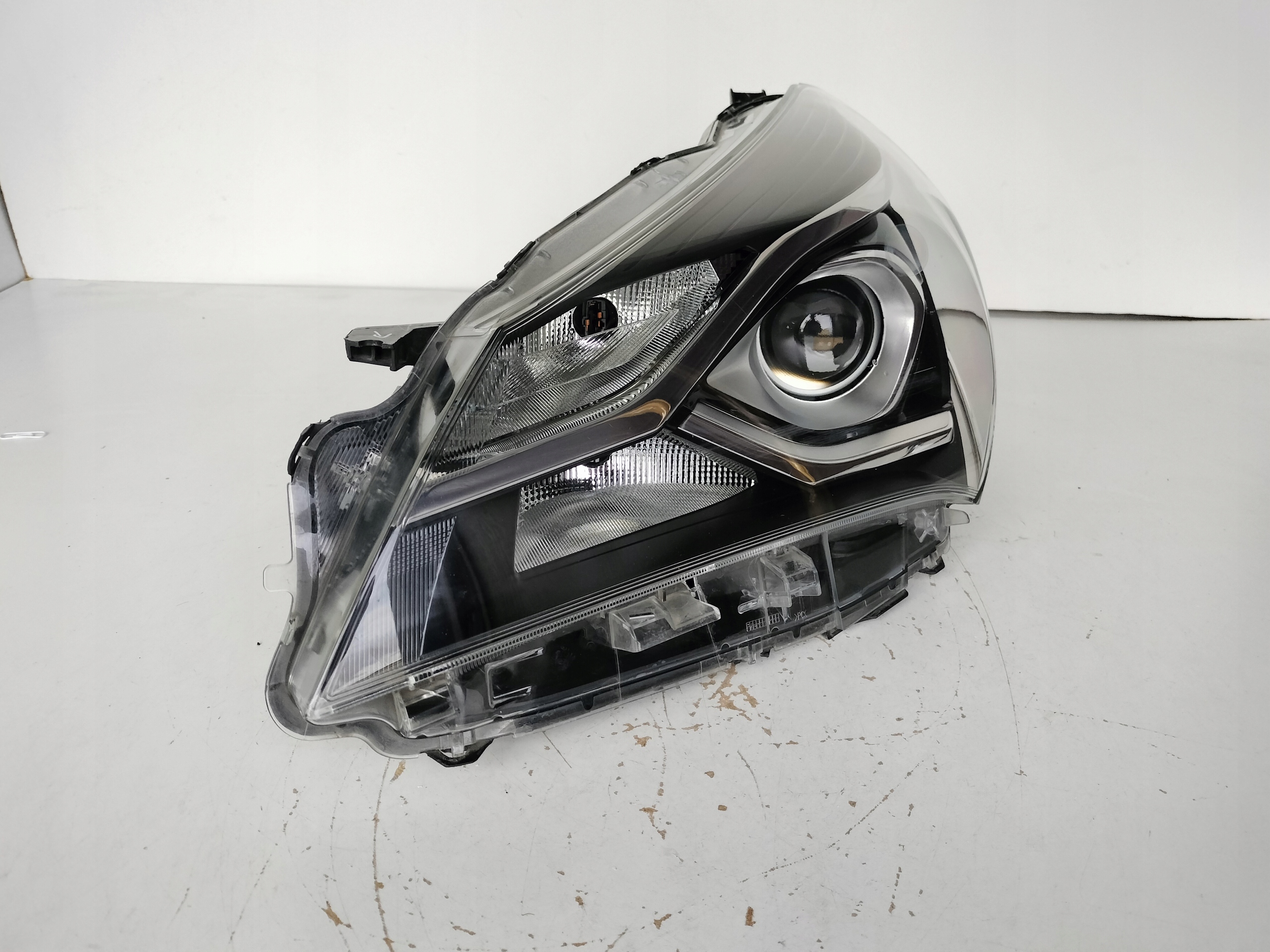 light left REFLEKTOR TOYOTA YARIS III 17- LIFT