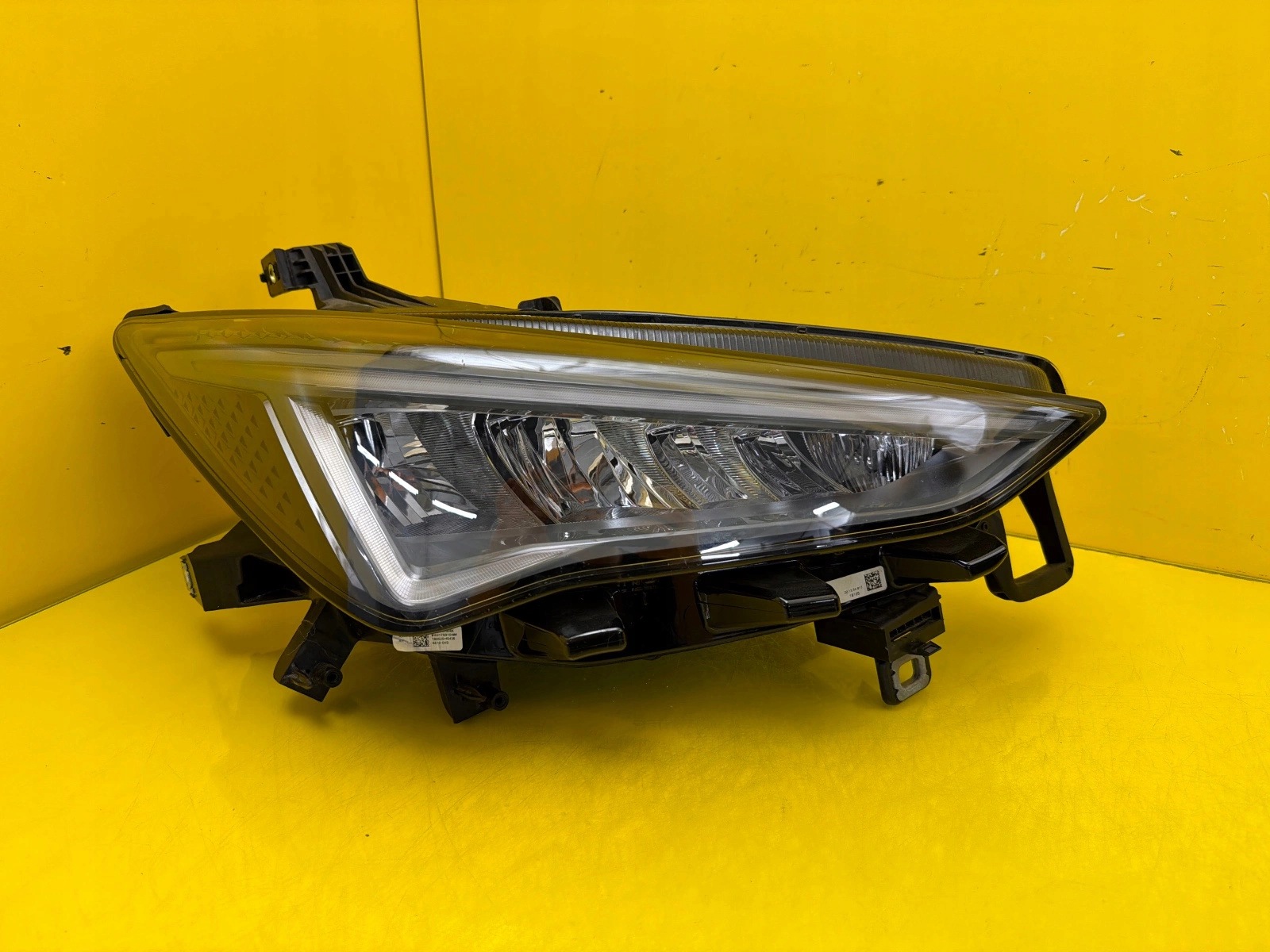 light right Seat Cupra Born Full Led 10F941008K