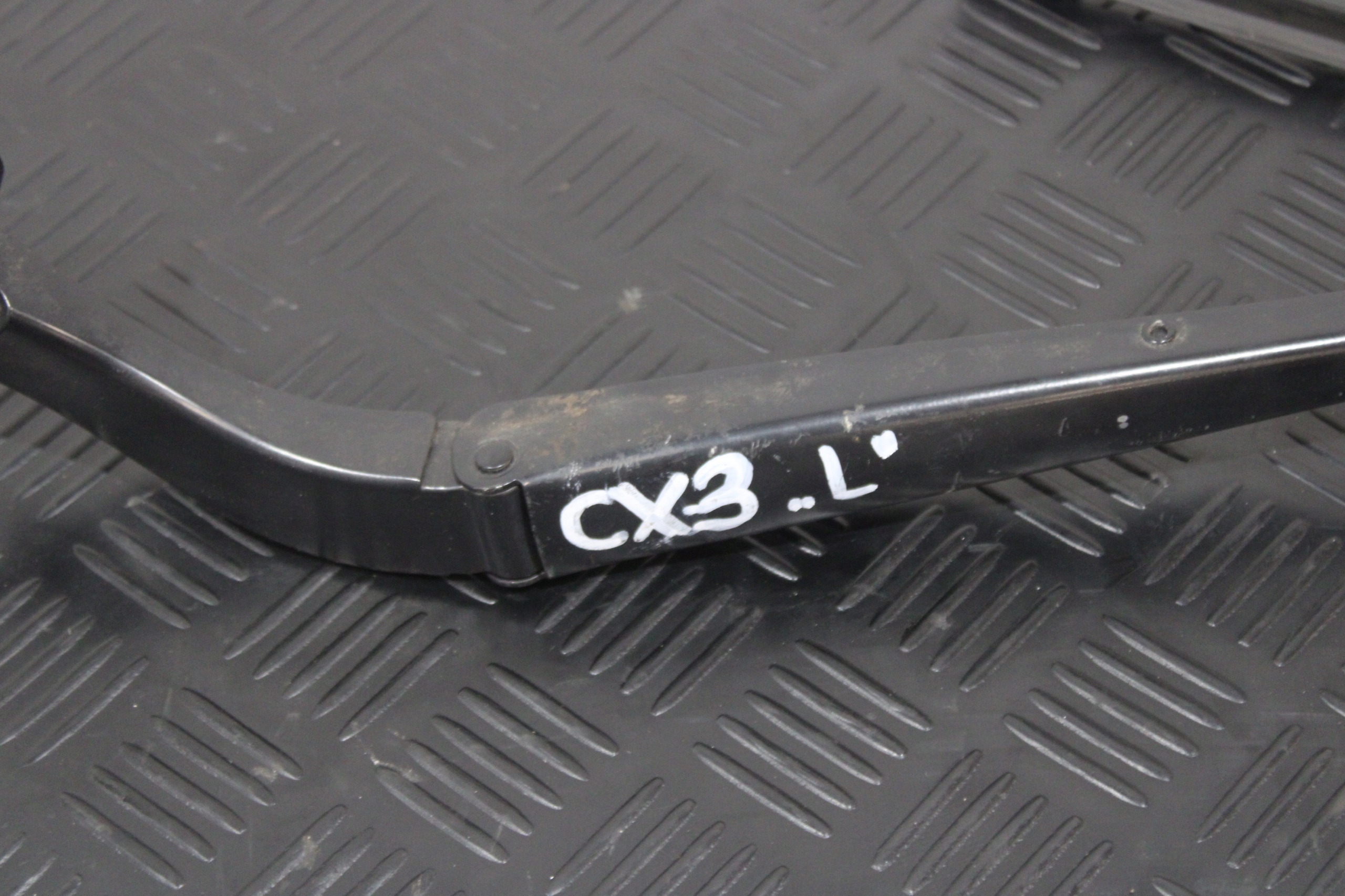 wiper arm wiper left MAZDA CX3 CX-3 LIFT