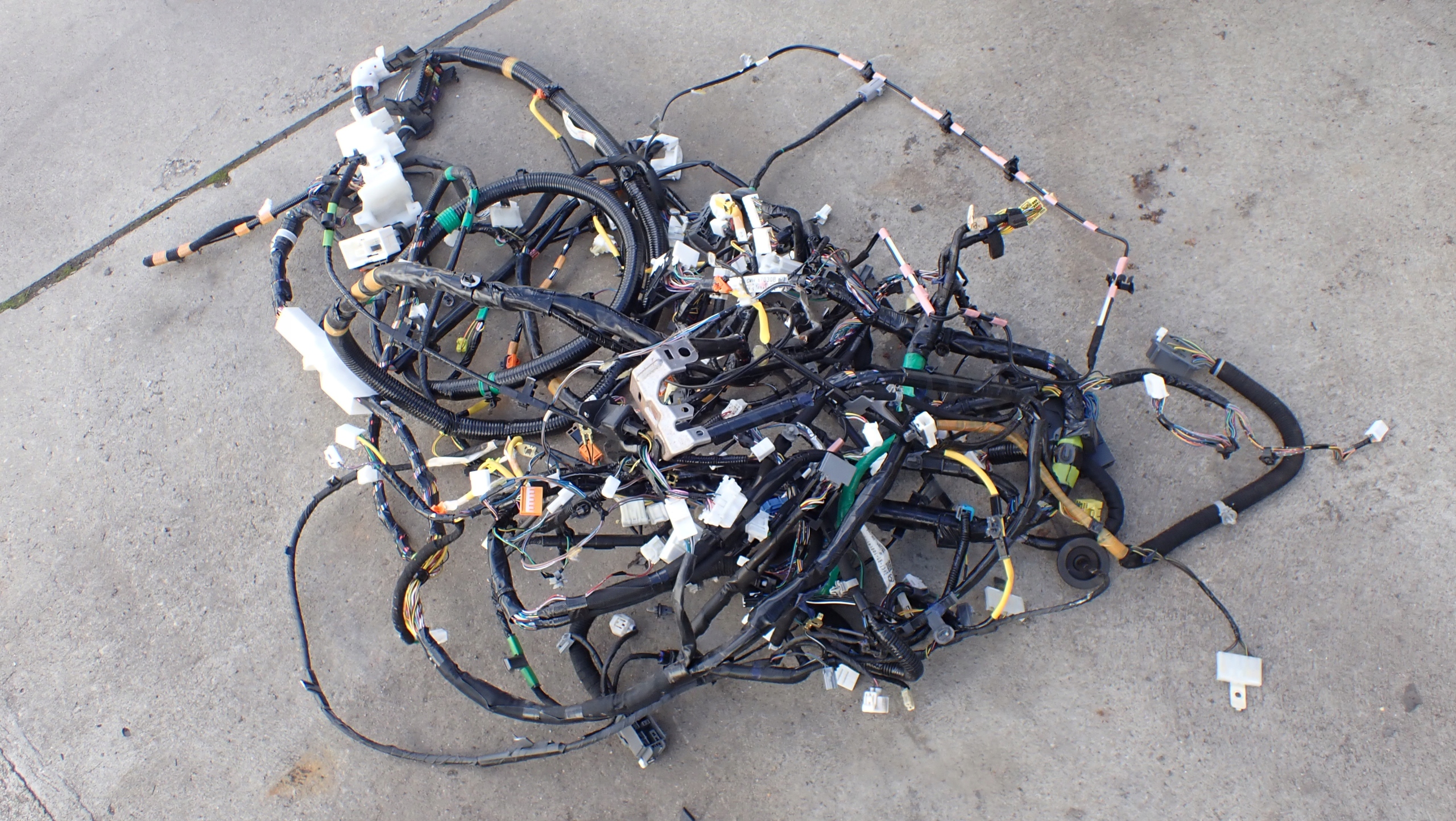 GMN367050B - MAZDA 6 GJ III ВНУТРЕННЯЯ УСТАНОВКА ПРОВОДА 2.5 B