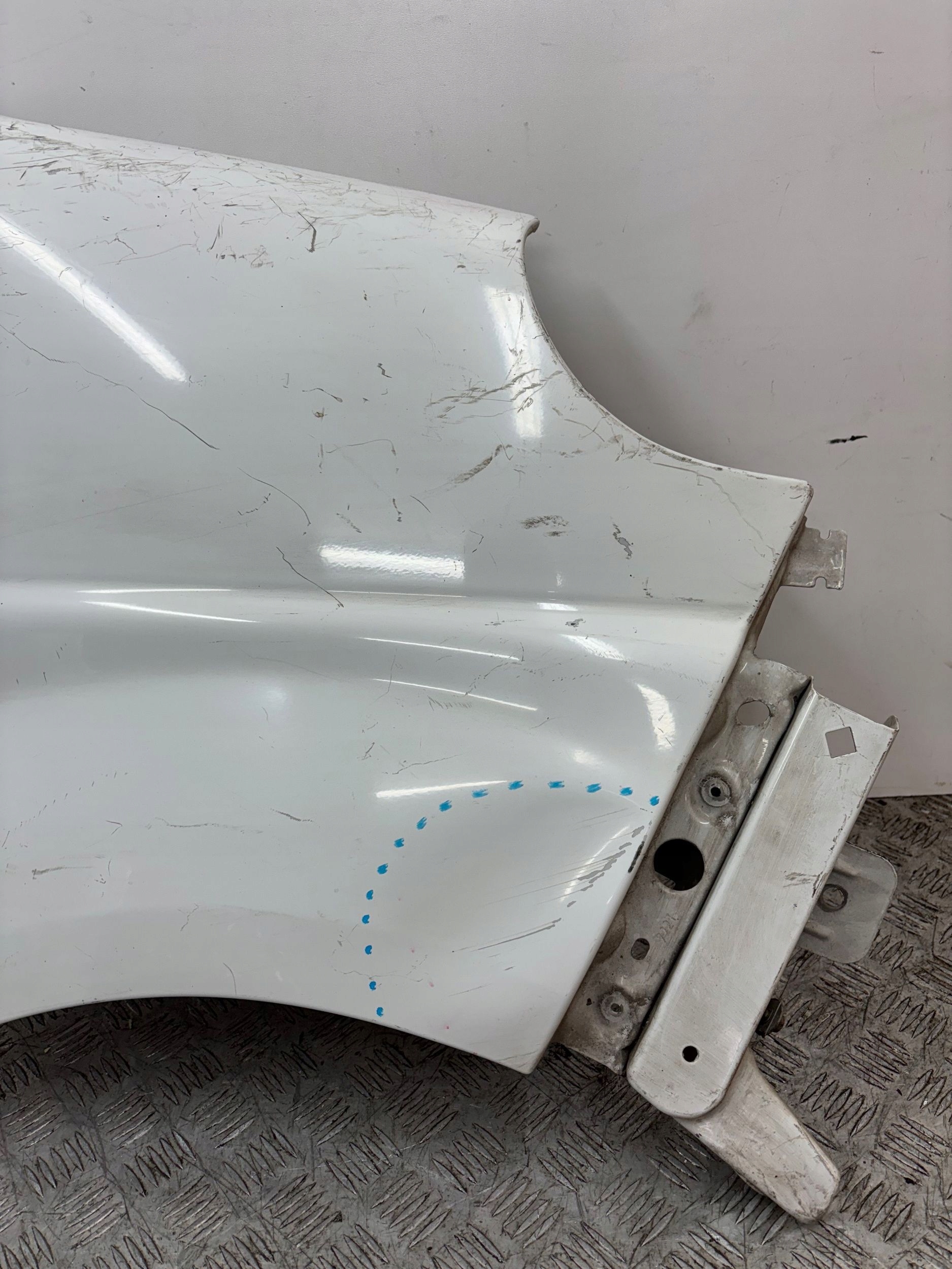 fender front front right RENAULT TRAFIC VIVARO