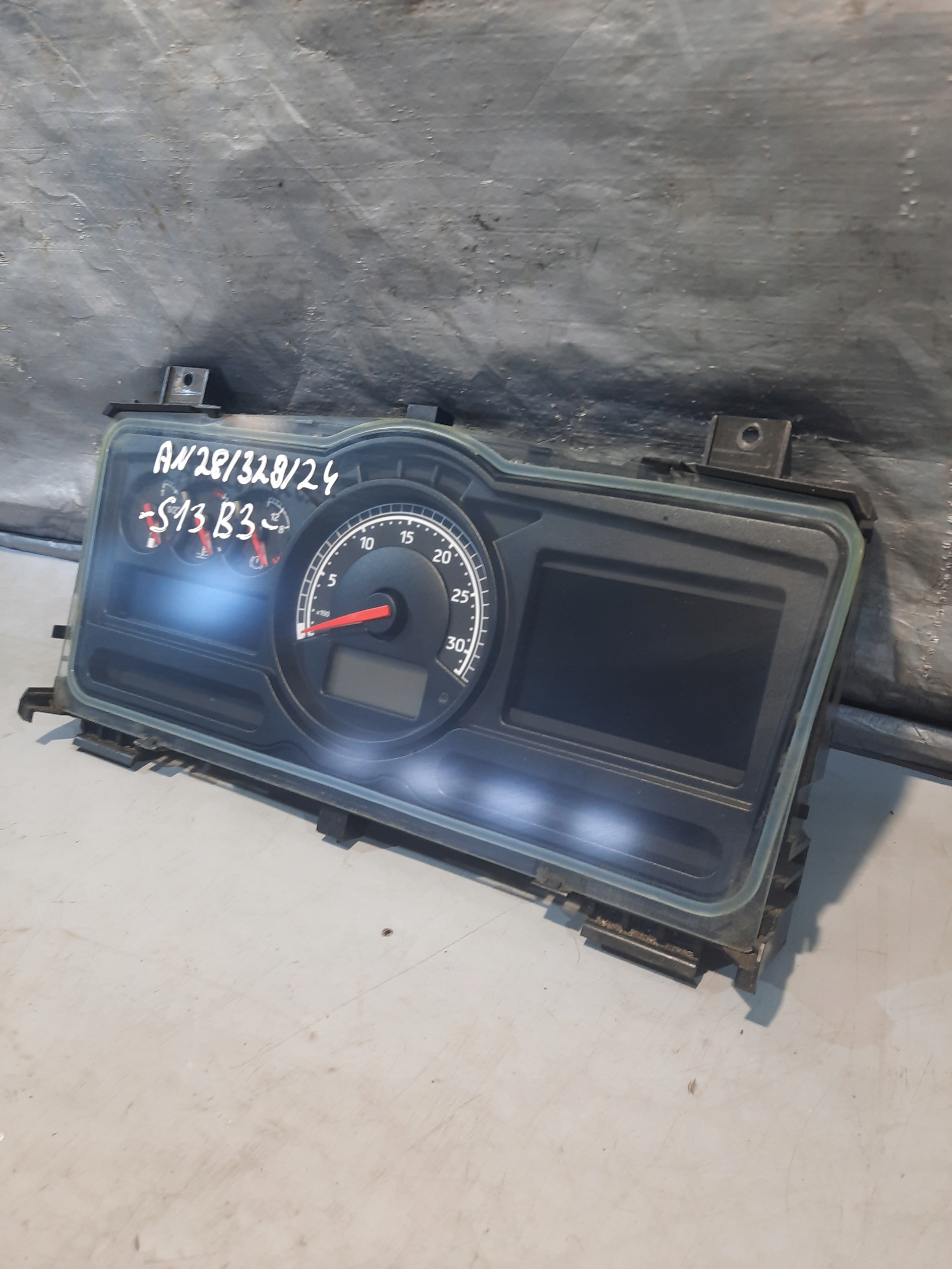 dials dials RENAULT PREMIUM 450 07r OE 7420977592-01