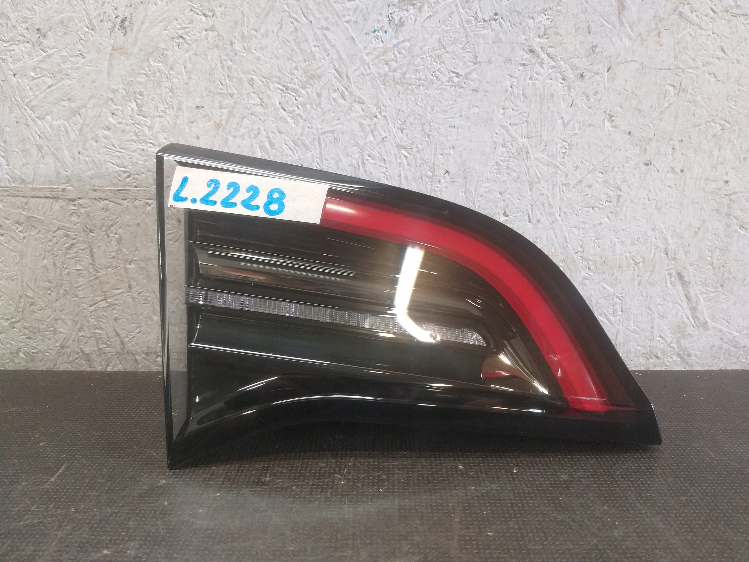 light rear part left TESLA III 3 LIFT Y LED 1502088-00-C