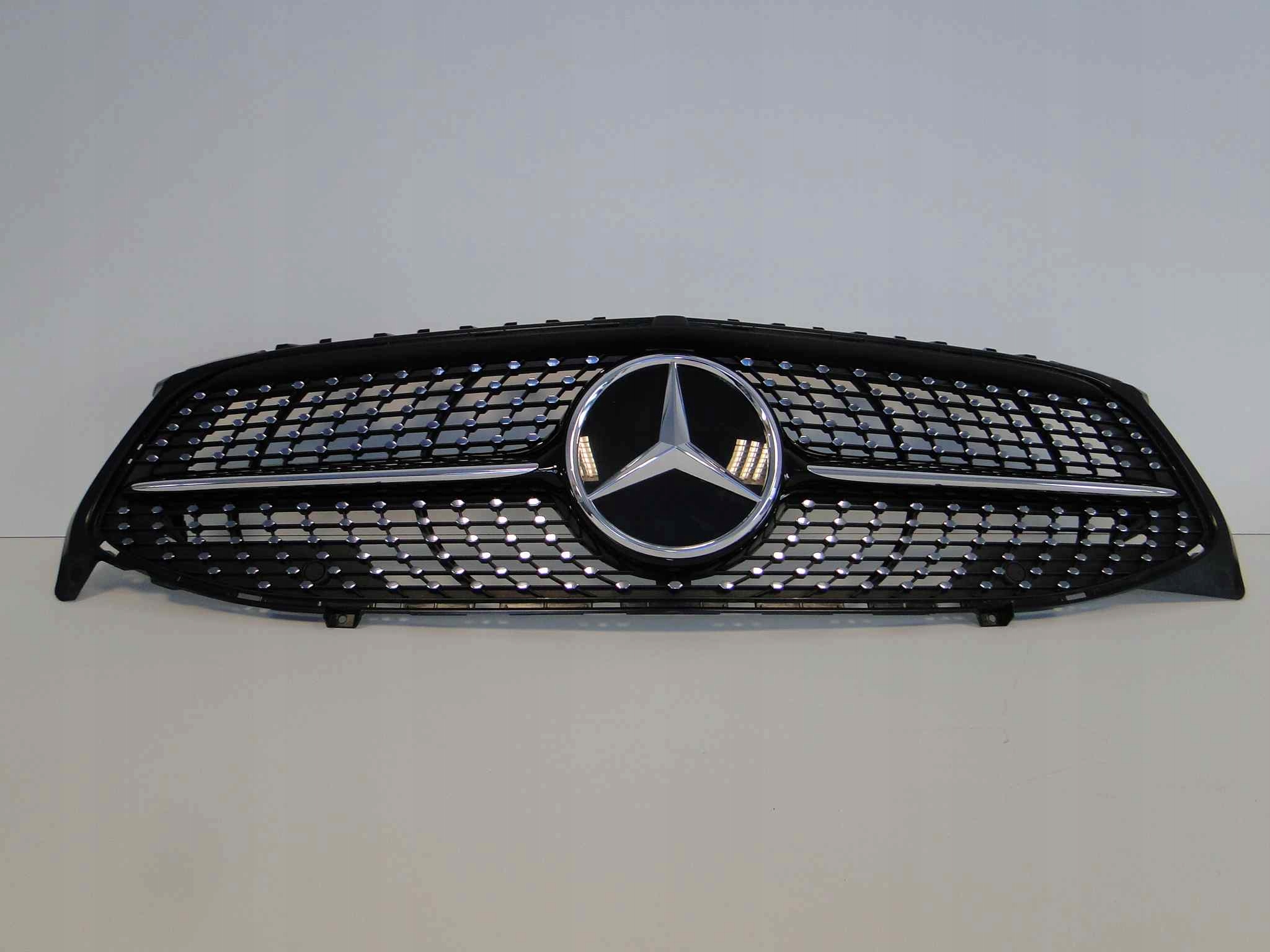 MERCEDES CLA 118 GRILL ATRAPA DIAMENT RADAR ORYG Typ samochodu Samochody osobowe
