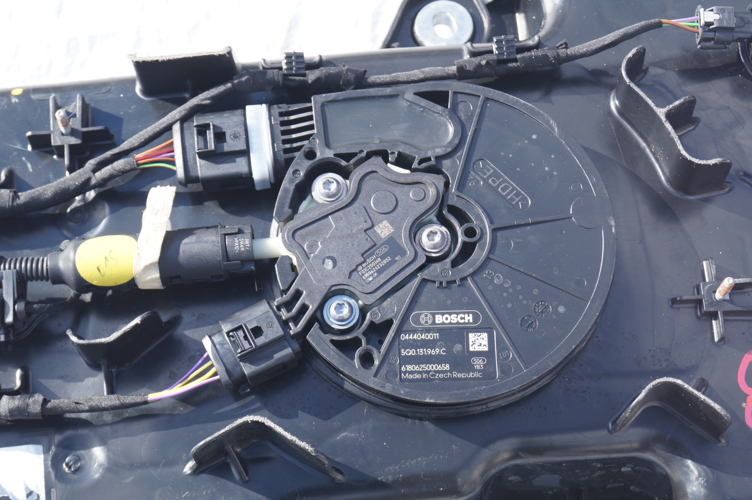 POMPA ZBIORNIK ADBLUE VW T5 T6 MULTIVAN 7E0131877 Version European