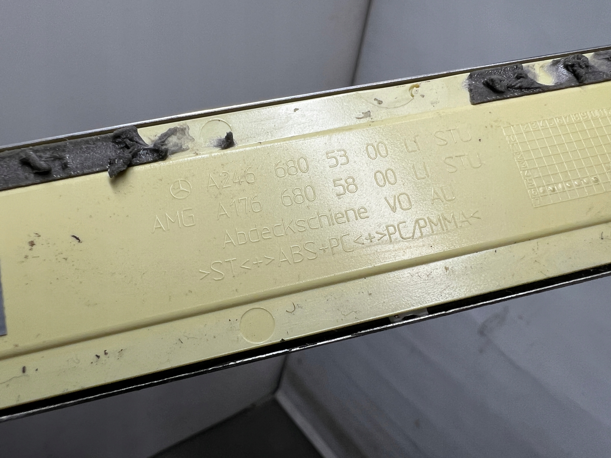 Mercedes-Benz CLA 180D X117 moulding threshold left right