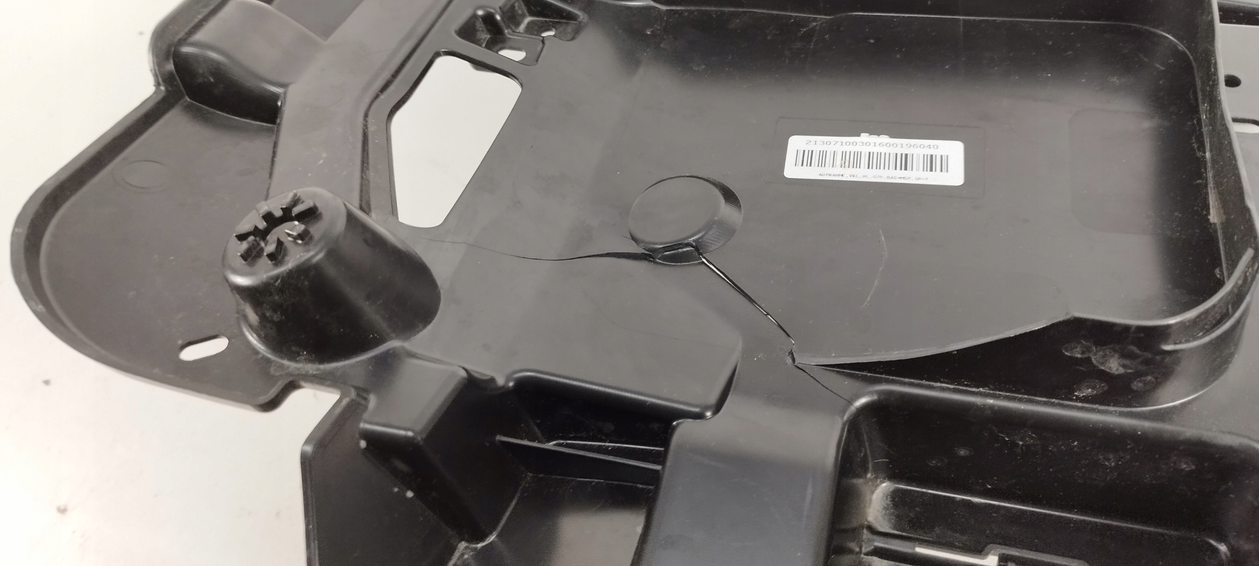 BMW 7 G70 m-packet bumper bracket left rear part PEKNIETY 9464133